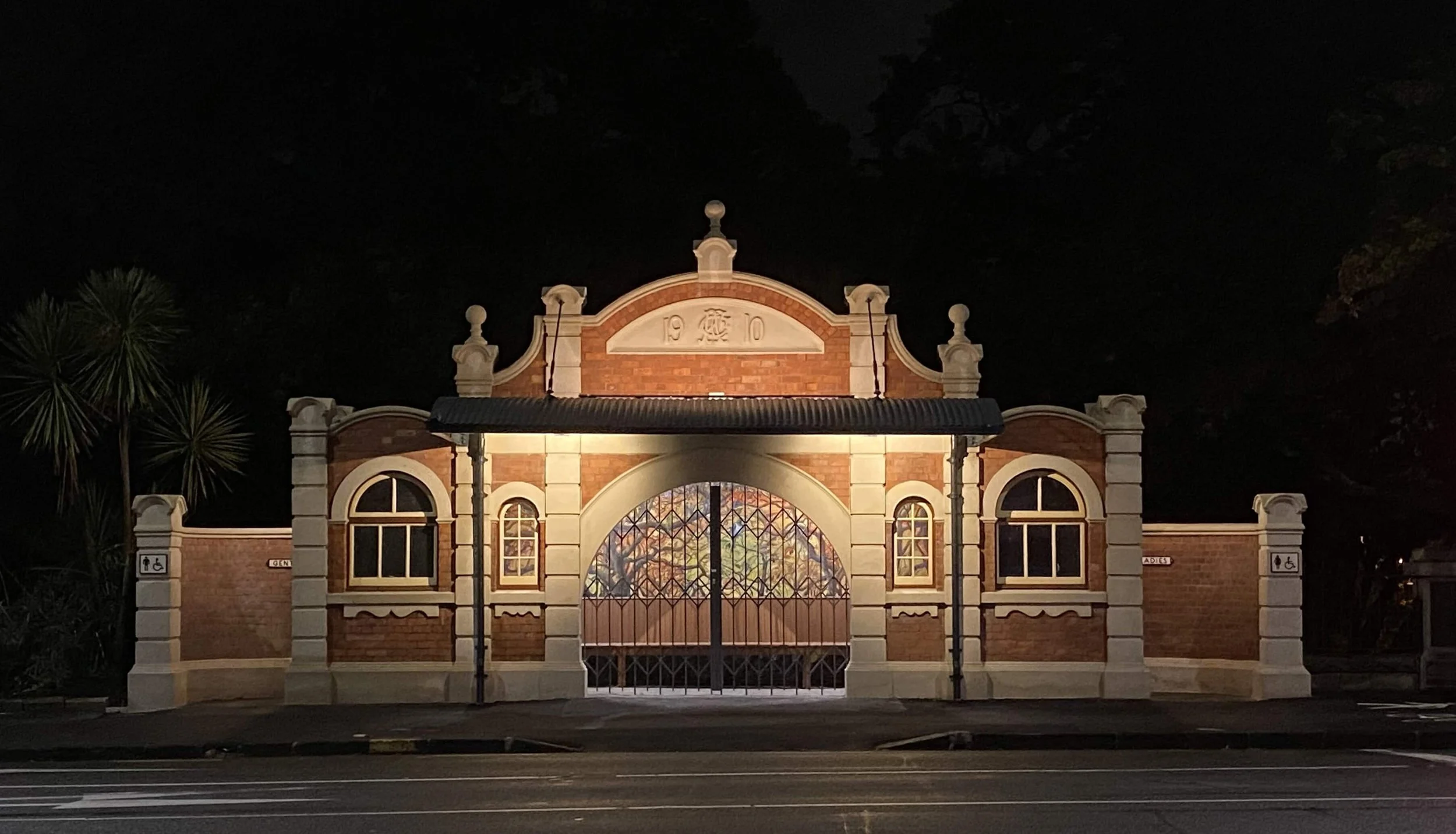 Andrew Plastering heritage restoration of Grafton Bridge Toilets building Auckland.