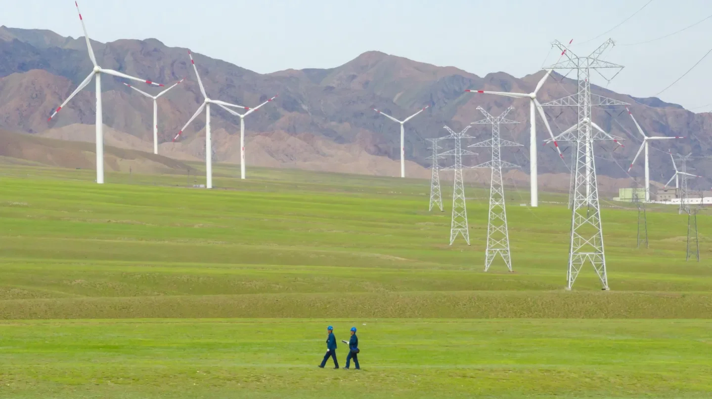 [La Red UHV de China vs. la Infraestructura Energética de EE.UU.: Brecha Estratégica en la Preparación Energética en la Era de la IA]