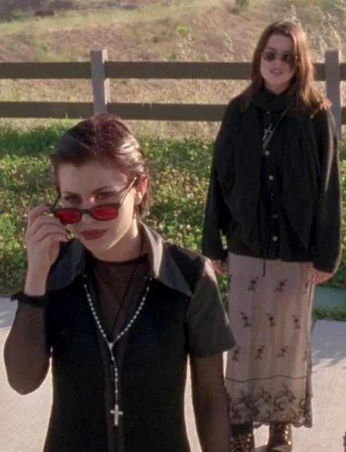 ANTI-VALENTINE’S DAY WATCHLIST: a curated selection of the best Y2K anti-romance films