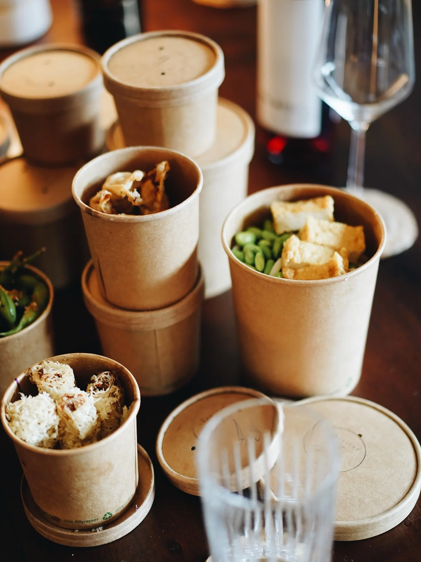 WENN DER HUNGER RUFT&hellip; ANTWORTEN WIR 🥢📞💥

Moderne Asia-Fusion, hei&szlig; und frisch direkt zu Dir geliefert &ndash; oder blitzschnell zum Mitnehmen!
Perfekt f&uuml;r jeden Tag. 🍱😊

#vydelivery #modernasian #finefusion #asiatischek&uuml;ch