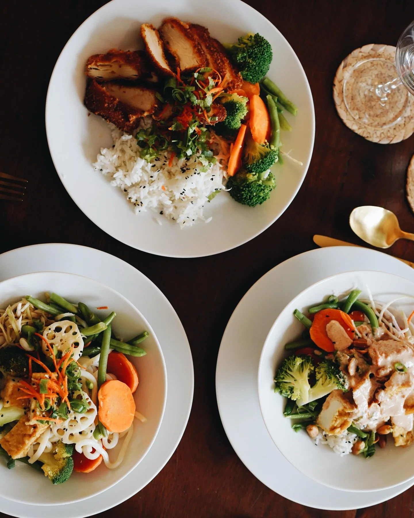 ASIAN-FUSION MIT WOW-EFFEKT 🚀🍜🥢

Unsere moderne asiatische K&uuml;che bringt Geschmack, der h&auml;ngen bleibt.
Egal ob geliefert oder abgeholt &ndash; es wird lecker! 

#vydelivery #modernasian #finefusion #asiatischek&uuml;che #lieferservice #gl