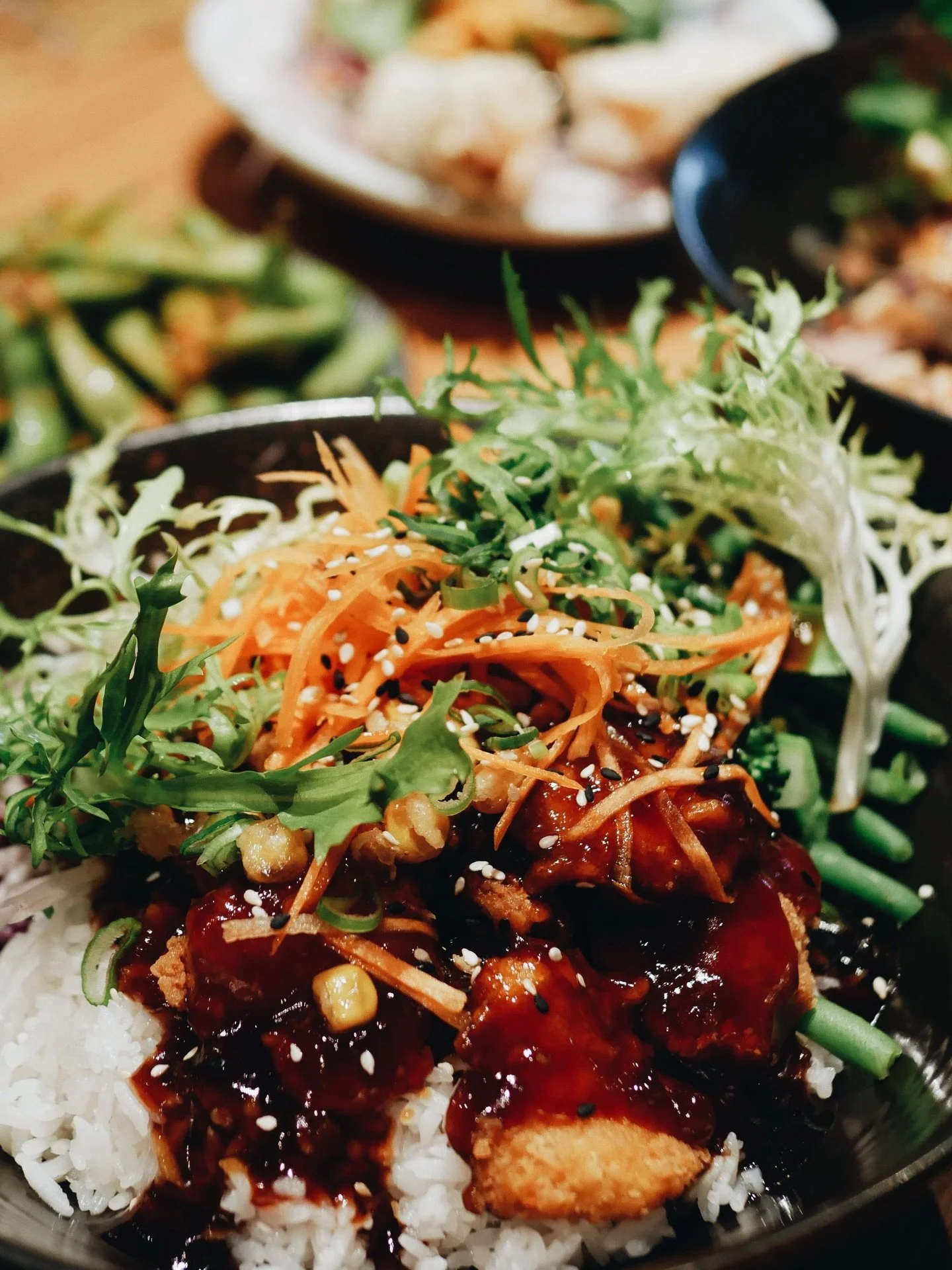 DEIN ASIA-GENUSS AUF KNOPFDRUCK 📲🥢🔥

Einfach bestellen &ndash; und schon ist moderne Fusion-K&uuml;che auf dem Weg zu Dir.
Schnell, frisch &amp; unglaublich lecker! 😍🥡

#vydelivery #modernasian #finefusion #asiatischek&uuml;che #lieferservice #g