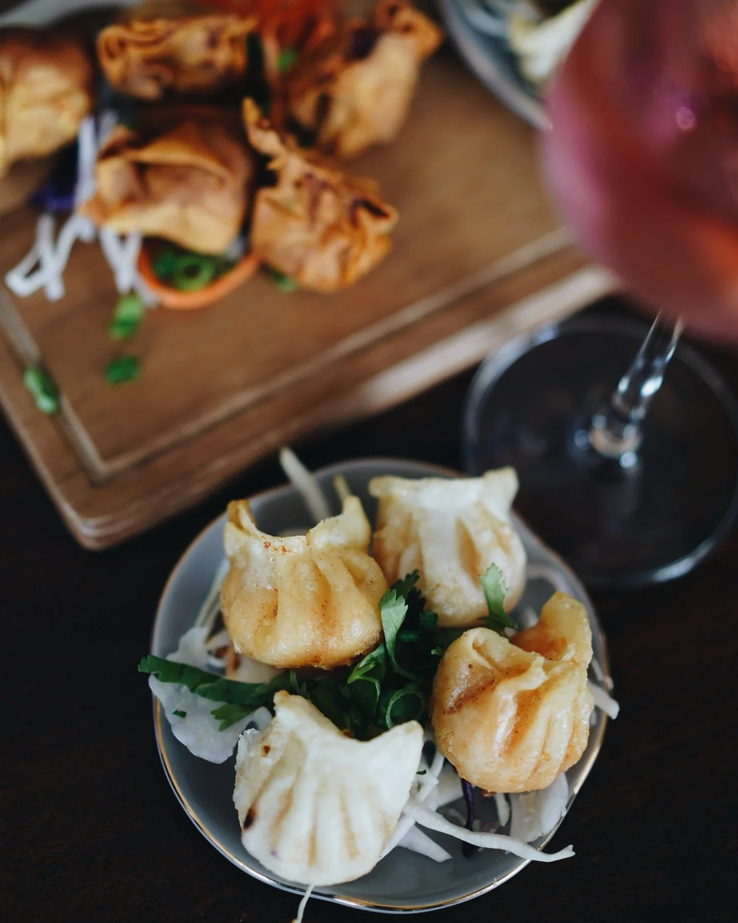 ASIA-FUSION, GANZ ENTSPANNT 🥢✨

Du hast Hunger, wir haben die L&ouml;sung.
Frische Fusion-K&uuml;che &ndash; geliefert oder zum Mitnehmen. 🥡🔥

#vydelivery #modernasian #asianfusion #delivery #welovefood