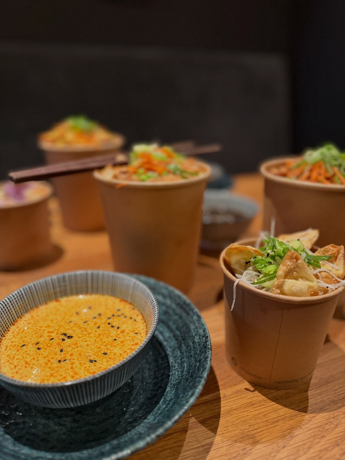 FRISCHE IDEEN AUS DER ASIA-K&Uuml;CHE 🥢🍜

Unsere Fusion-Gerichte verbinden Tradition mit modernen Aromen.
Probier&rsquo;s aus &ndash; Du wirst es lieben! ✨

#vydelivery #modernasian #asianfood #delivery #welovefood