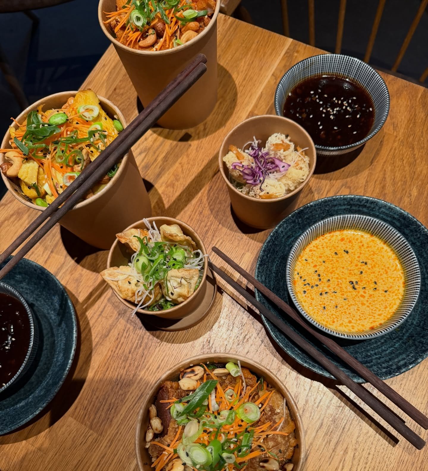 READY, WHEN YOU ARE 🥢🔥

Hunger? Wir liefern.
Moderne Asia-Fusion direkt zu Dir &ndash; frisch, schnell, lecker. 🥡

#vydelivery #modernasian #delivery #food #asianfusion