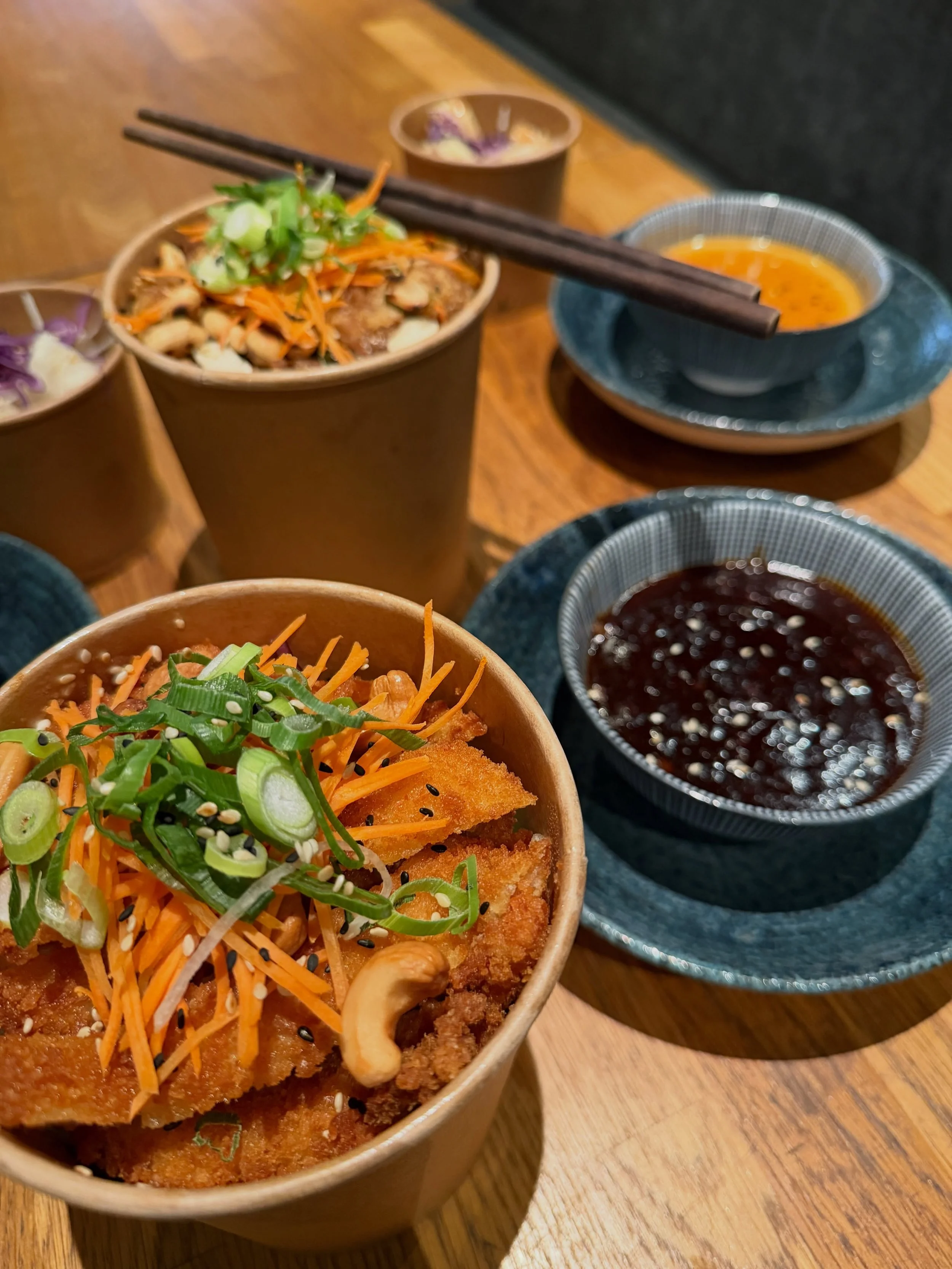 DEIN DAILY FOOD UPGRADE 🍜✨

Mach mehr aus Deinem Alltag:
Fusion-K&uuml;che, die schmeckt und begeistert &ndash; ganz ohne Aufwand. 😋

#vydelivery #asianfood #lieferservice #essen #foodlover