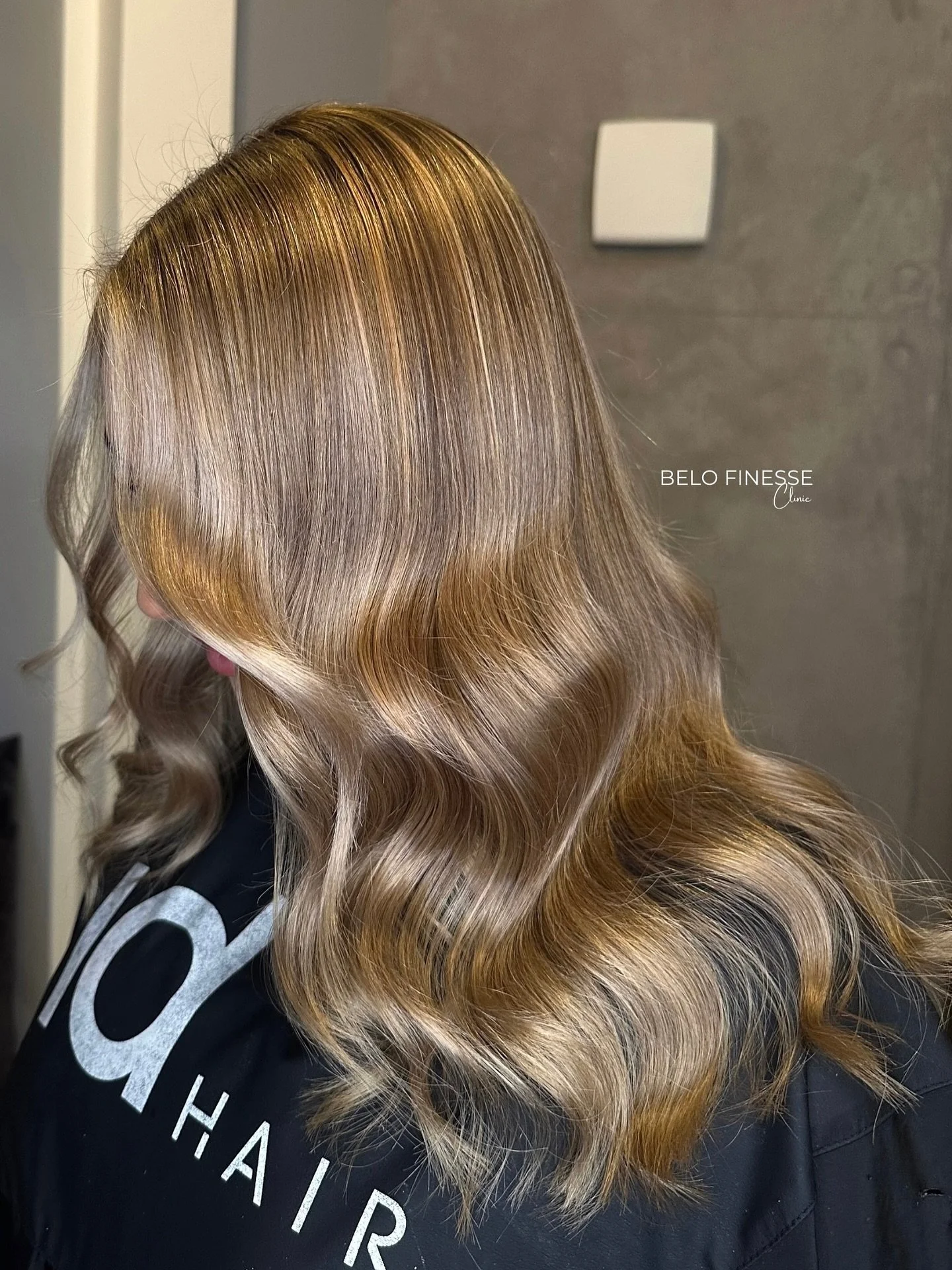 𝐓𝐢𝐦𝐞 𝐟𝐨𝐫 𝐌𝐀𝐊𝐄𝐎𝐕𝐄𝐑 💇🏼&zwj;♀️

Vi f&ouml;rl&auml;nger 20% i rabatt p&aring; valfri h&aring;rf&auml;rgning till &amp; med sista November! 🍂

Passa p&aring; att boka in din tid f&ouml;r en uppfr&auml;schning eller varf&ouml;r inte en f&