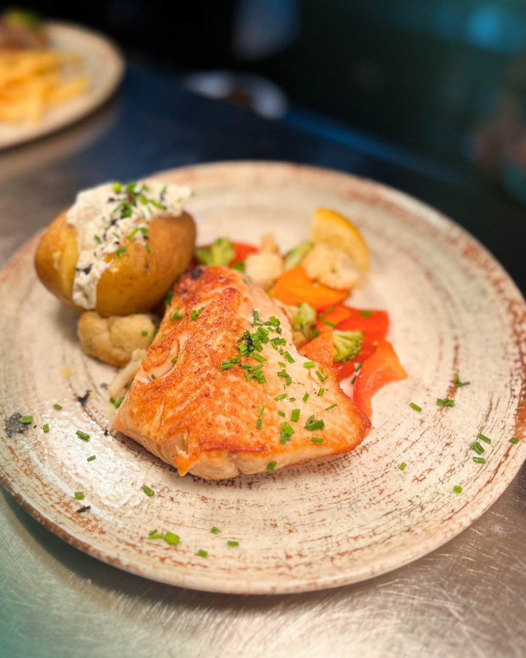 So schmeckt Genuss: unser Lachs. 🐟✨

Zart, frisch und mit viel Liebe angerichtet, ein Gericht f&uuml;r alle, die es leicht und besonders m&ouml;gen.

Wer w&uuml;rde jetzt sofort probieren? 😍

#lachs #gutb&uuml;rgerlich #stuttgart #m&ouml;hringen #s
