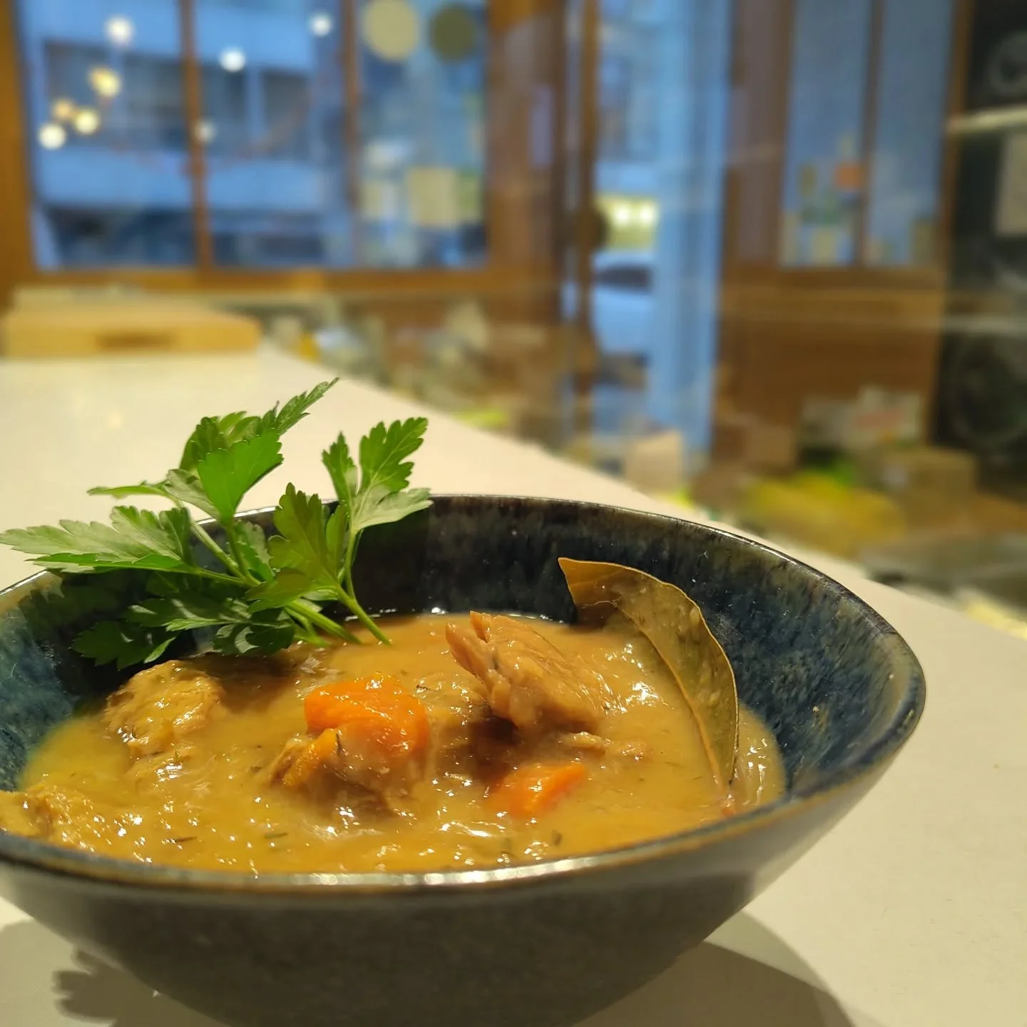 🌱 LOCAL FRIDAY bij Kabas!
Koop lokaal. Koop bewust. Krijg&hellip; stoofvlees?!

Niet zomaar stoofvlees, natuurlijk. Kabas trakteert je op 250 g heerlijk plantaardig stoofvlees (stoverij) bij elke aankoop van minstens 10 euro tijdens Local Friday!* ?