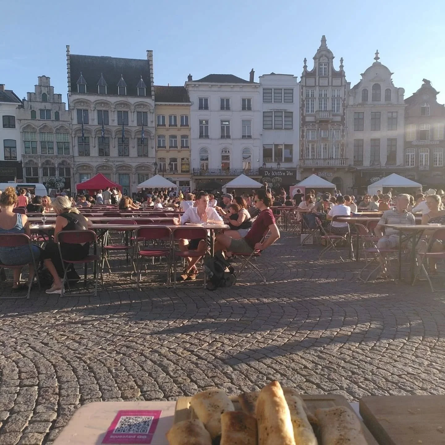 🌱 Kabas op de Langste Veggietafel! 🌱

Kom woensdag 3 september gezellig mee aanschuiven aan de Langste Veggietafel en proef onze lekkernijen!
Vanaf 17u openen wij onze stand en serveren:
🍅 Vegan balletjes in tomatensaus
🥐 Vegan koffiekoeken @nona