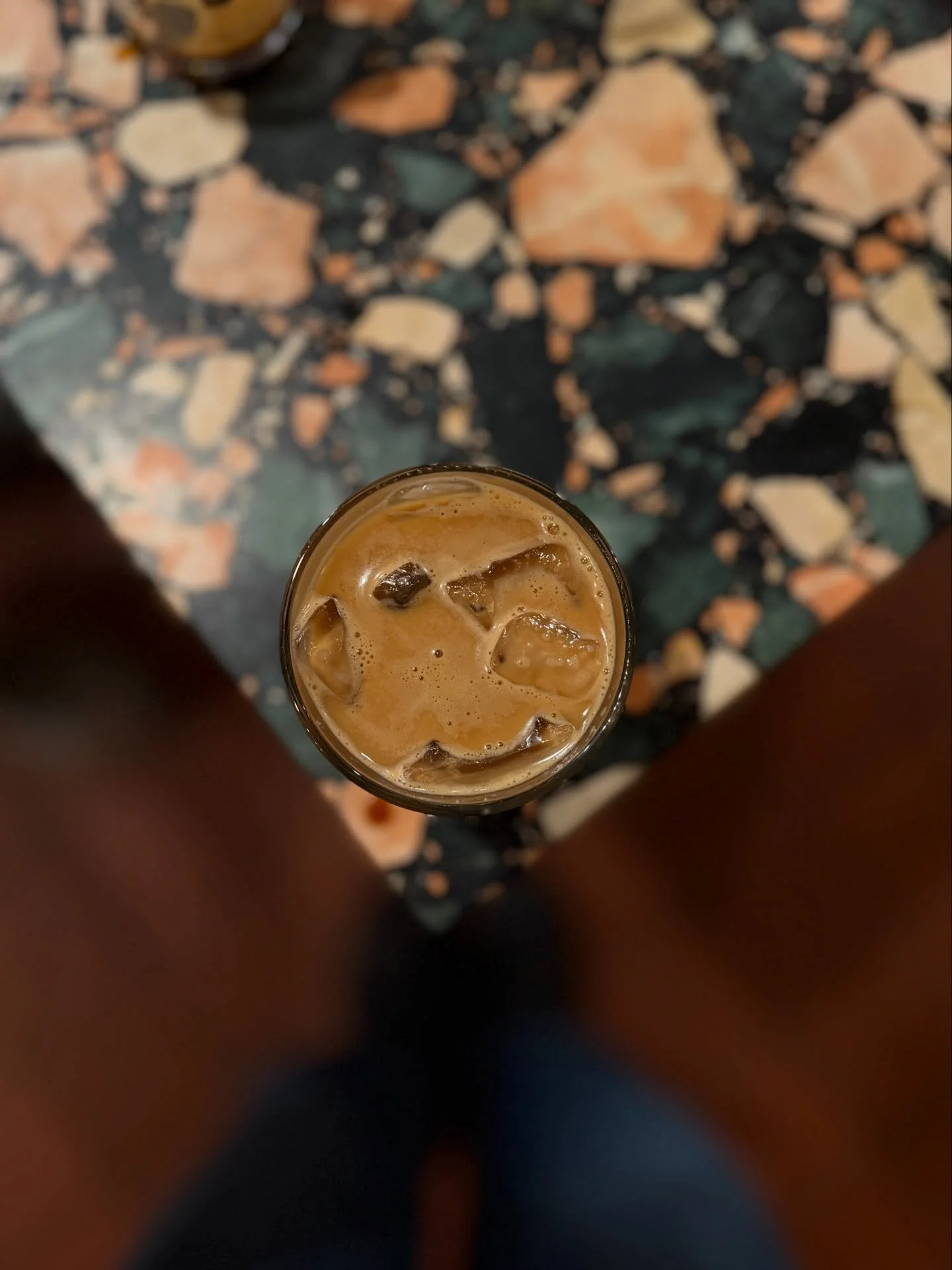 Lately you can find us getting cozy with a Maple Latte and a new book 🍁

We're diving into The Power of Words (El Poder de las Palabras) as we get ready for the new year. Join us on Dec. 17 for a session focused on manifesting, intention-setting, an