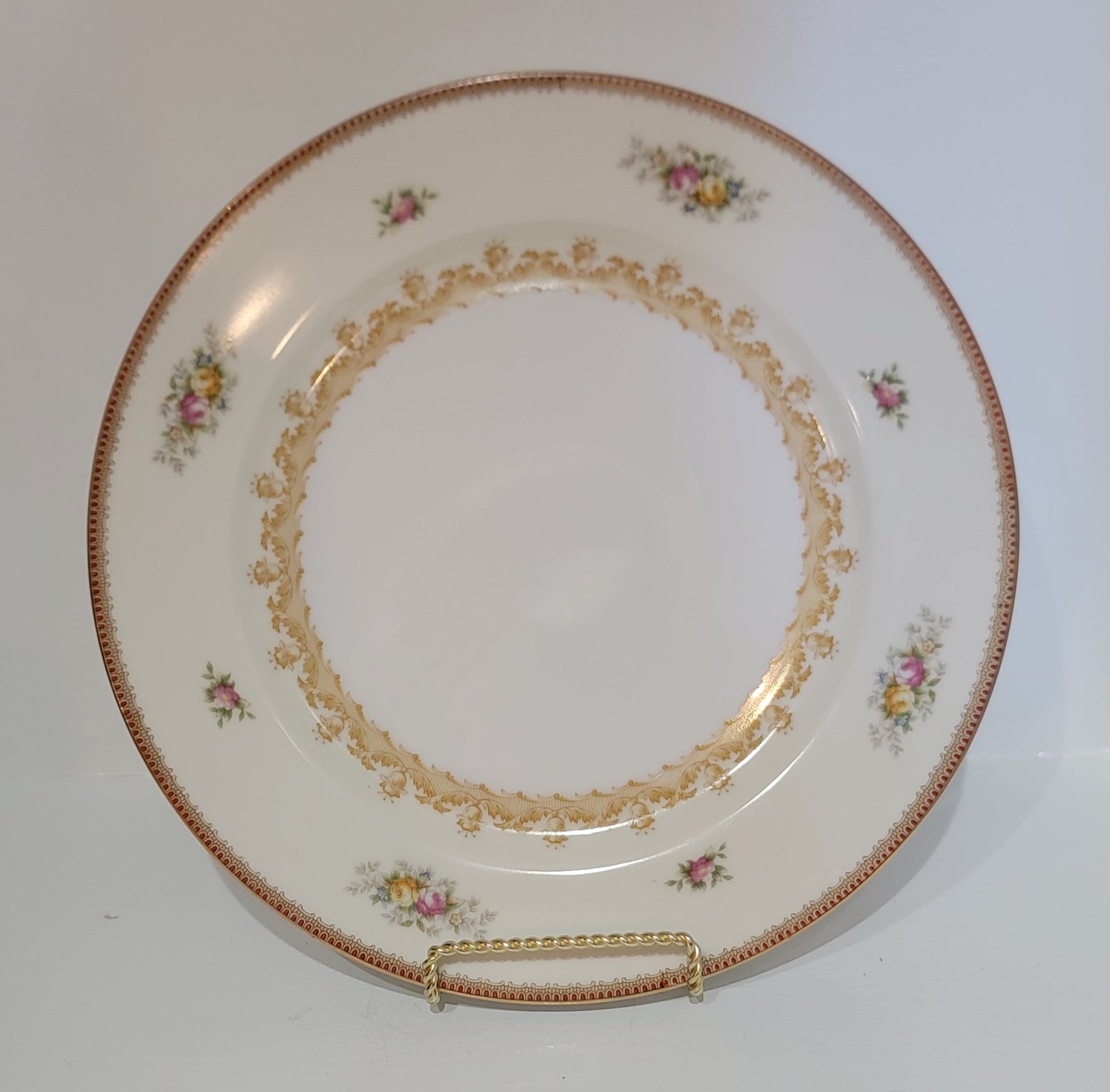 Meito Nassau •
Dinner Plate •
Quantity in Stock: 5