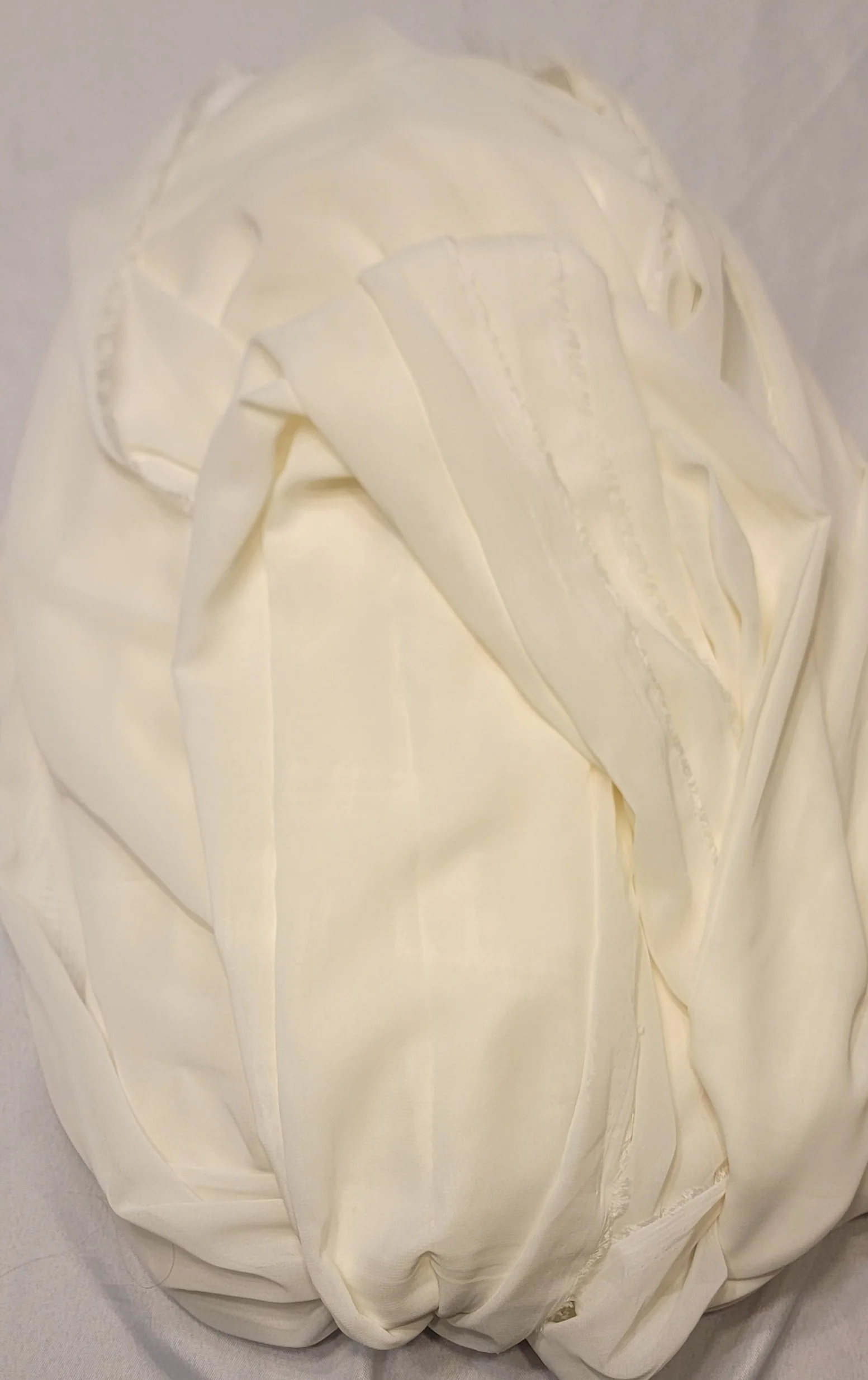 Ivory Sheer Draping Fabric •
5' x 30' •
Quantity in Stock: 1