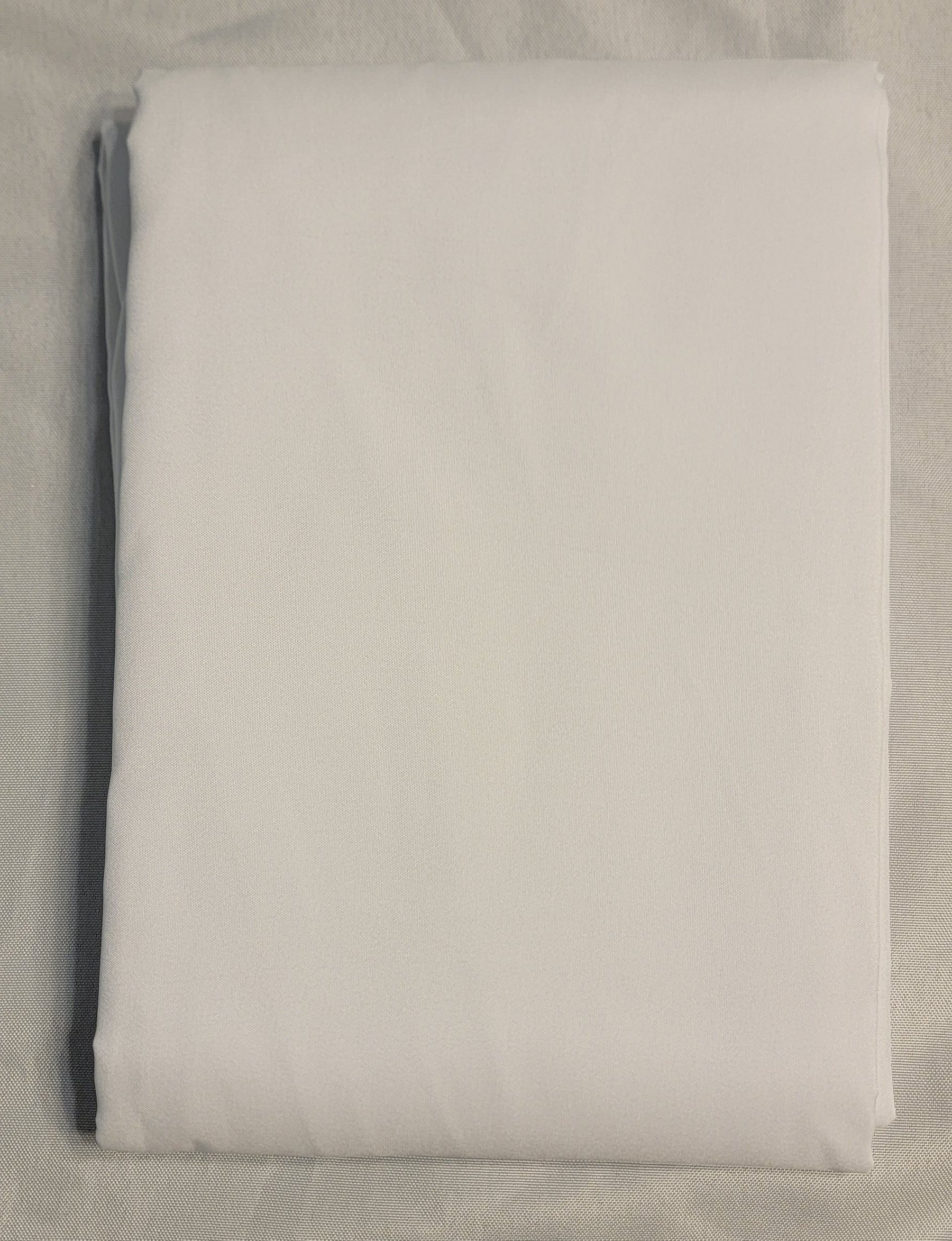 Round White Tablecloth •
90" Diameter •
Quantity in Stock: 10