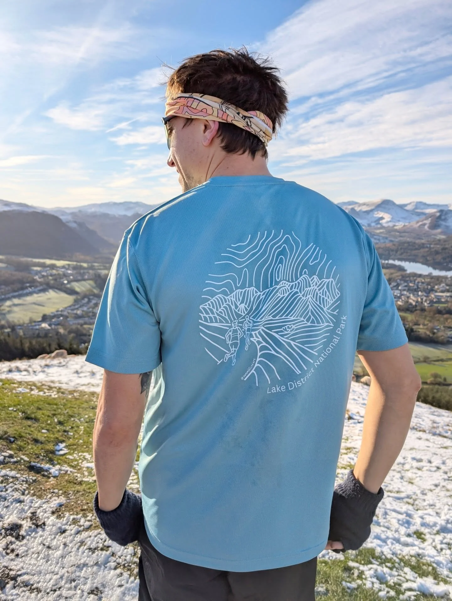 Run the Fells Tees have landed and available on my website!

Design based on the trails upto Latrigg with views down to the  Borrowdale valley. This view was looking extra special this weekend with all the snow 😍 

Thank you to all those who pre ord
