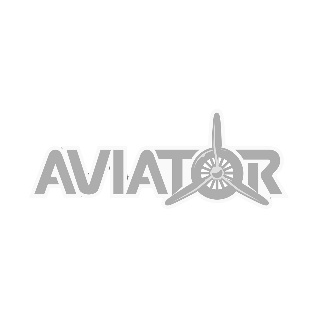 Logotipo de Amator con un avión de combate en el centro y letras destacadas en gris y blanco