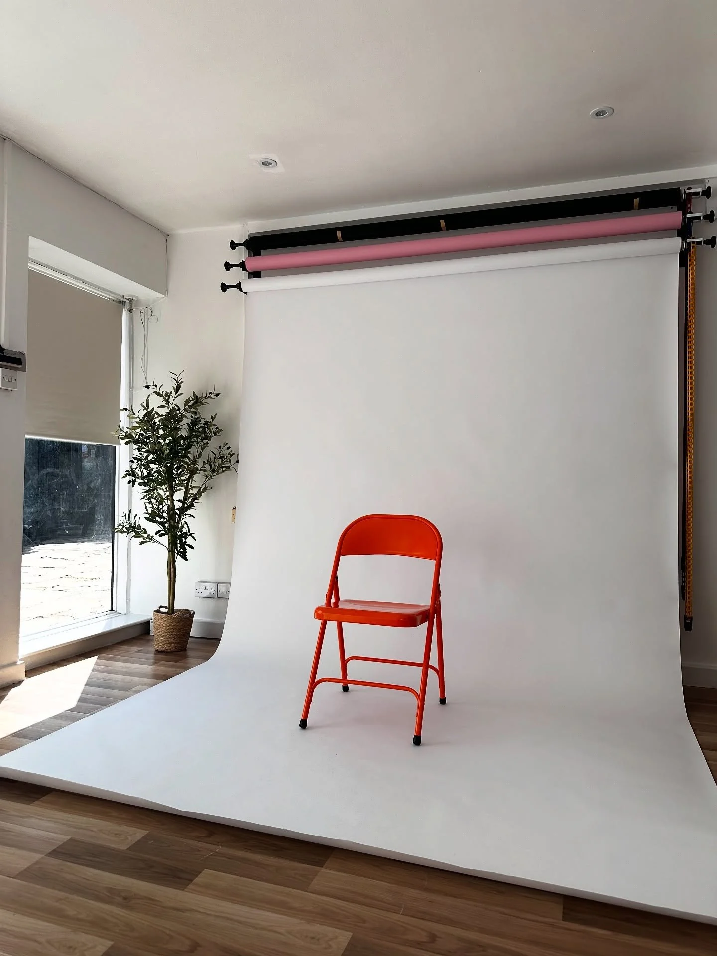 🤩 Three ways to tell your story 🌟

We&rsquo;ve just installed three backdrops in the studio ahhhhh!! 

🩷 PINK
🤍 WHITE
🖤 BLACK

Each one sets a totally different vibe, so whether you&rsquo;re after something
soft + playful
bold + dramatic
or clea