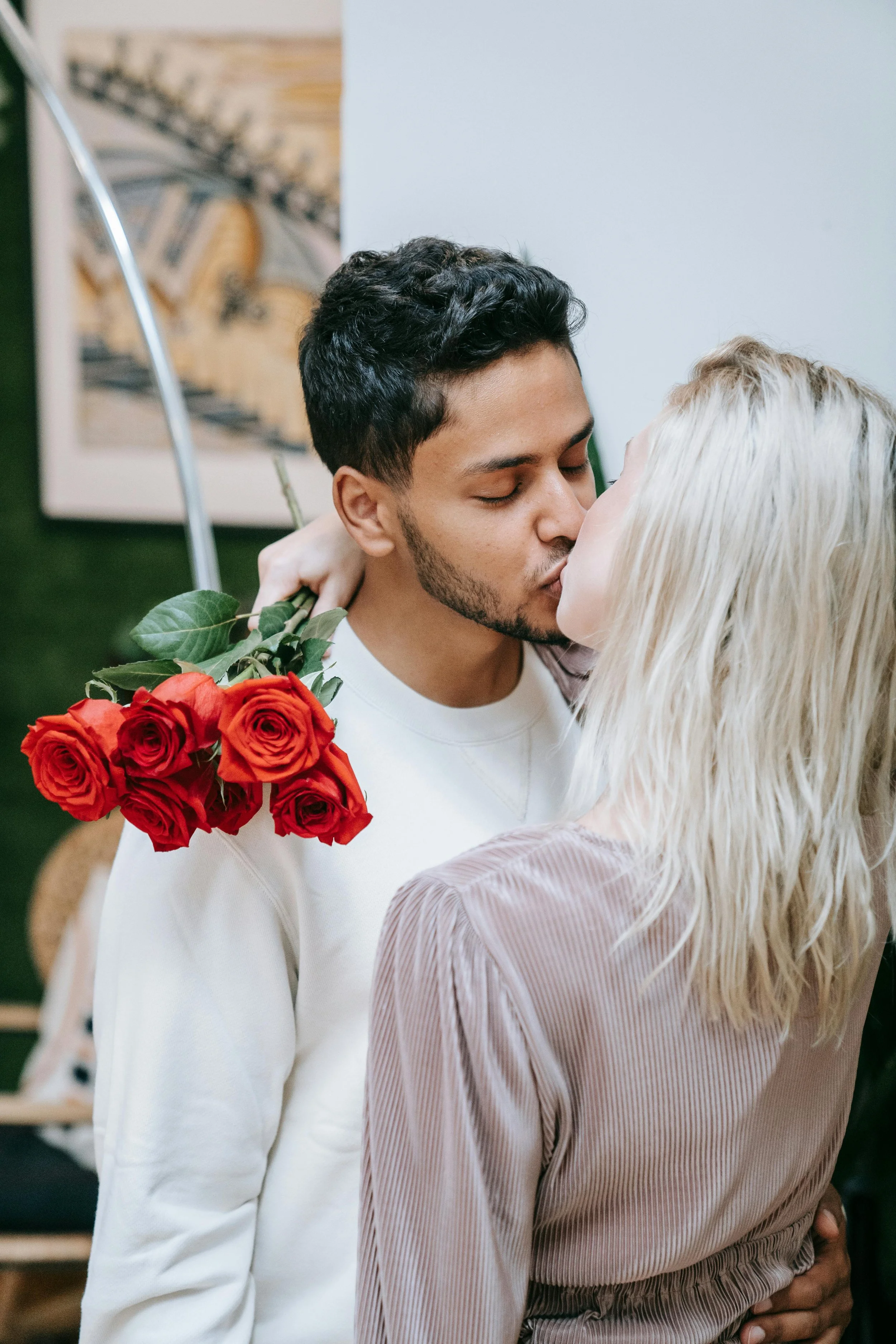 couple kissing after going through couples therapy minneapolis and wondering will couples therapy work