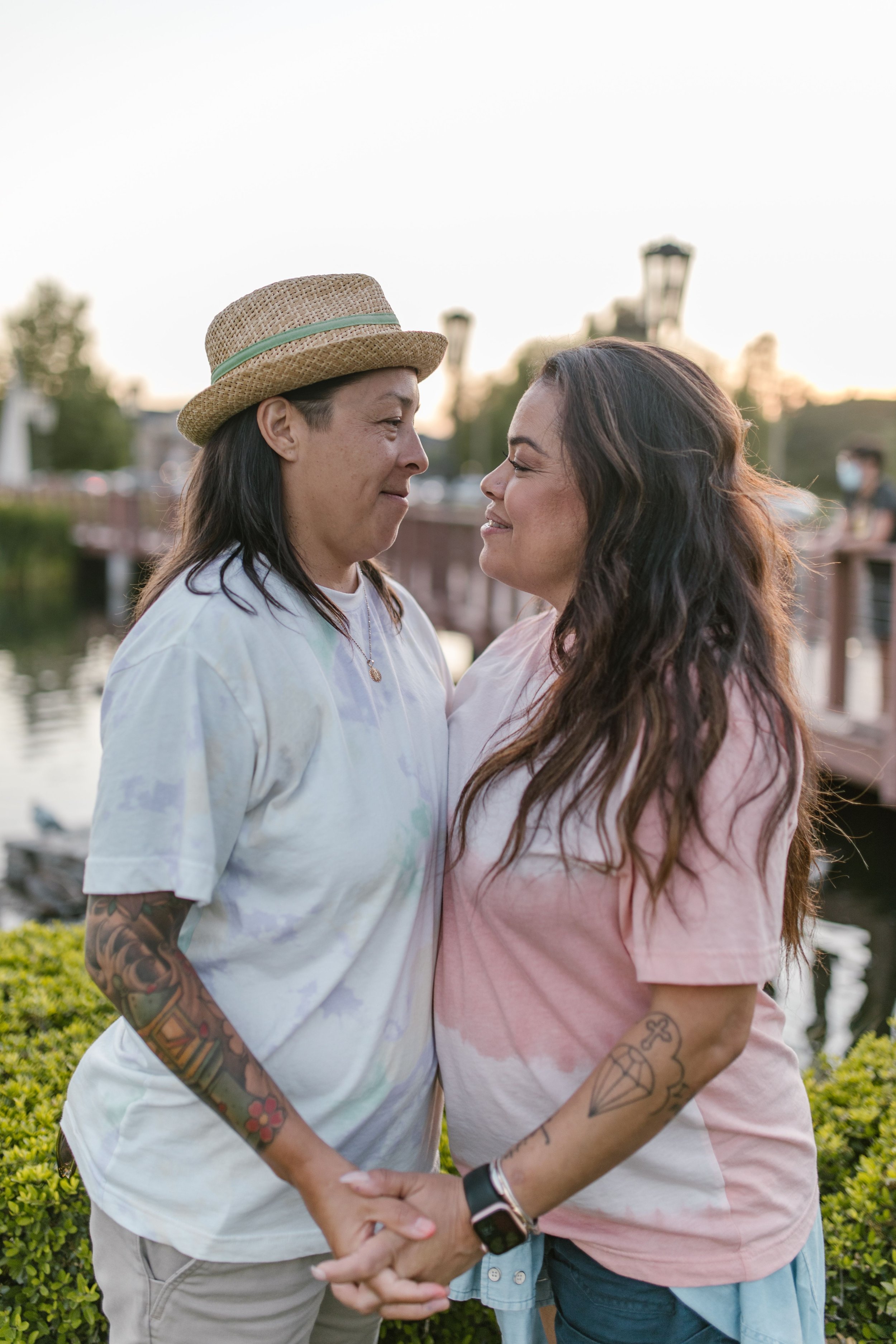 two partners holding hands thinking about gottman method couples therapy