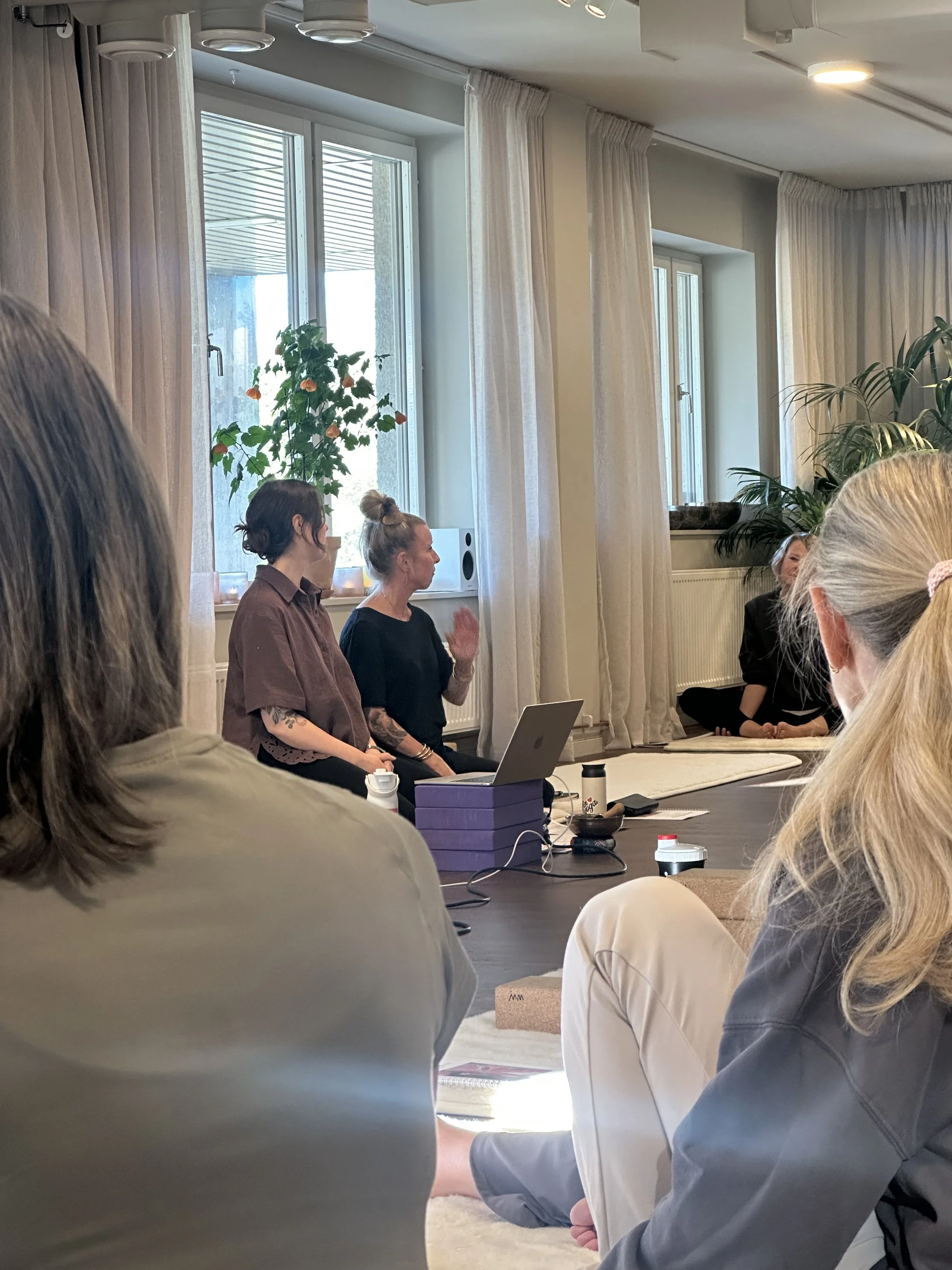 Självmedkänsla med mindfulness, yin, restorative och nidra, Reimersholme. Sep, 2026. (2/8)
