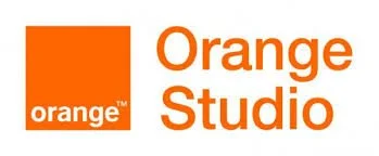Logo d'Orange Studio avec le texte en orange et blanc