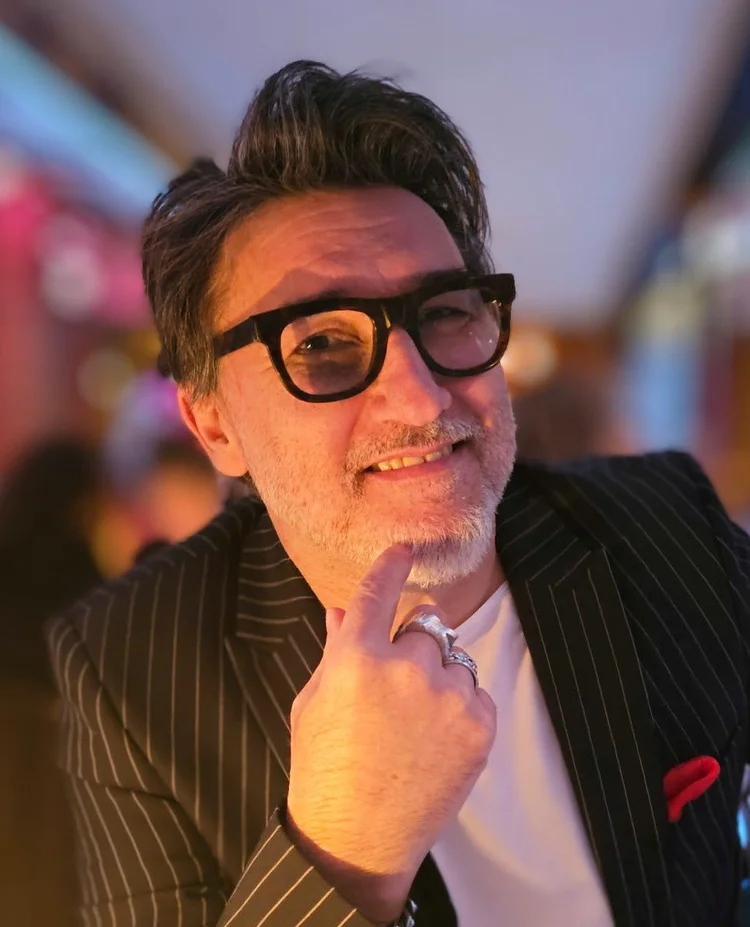 Portrait de Pascal Sébayhi, président et fondateur de charisma director