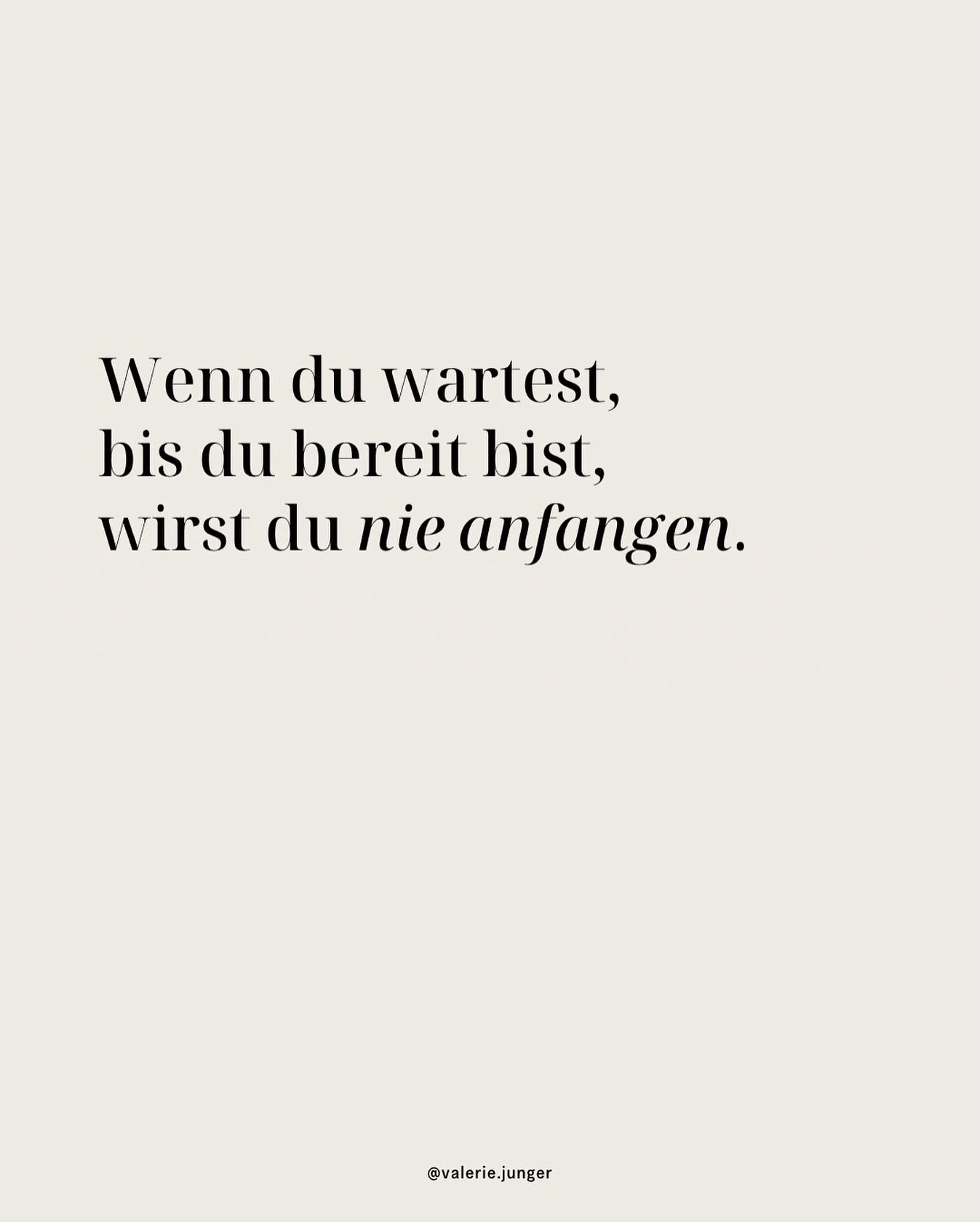Manche f&uuml;hlen sich bereit &ndash; und gehen los. Andere sp&uuml;ren, dass sie eigentlich so weit w&auml;ren, aber noch z&ouml;gern. Weil Zweifel dazwischenfunken. Weil Sicherheit fehlt. Weil der Schritt gro&szlig; und un&uuml;berwindlich wirkt.
