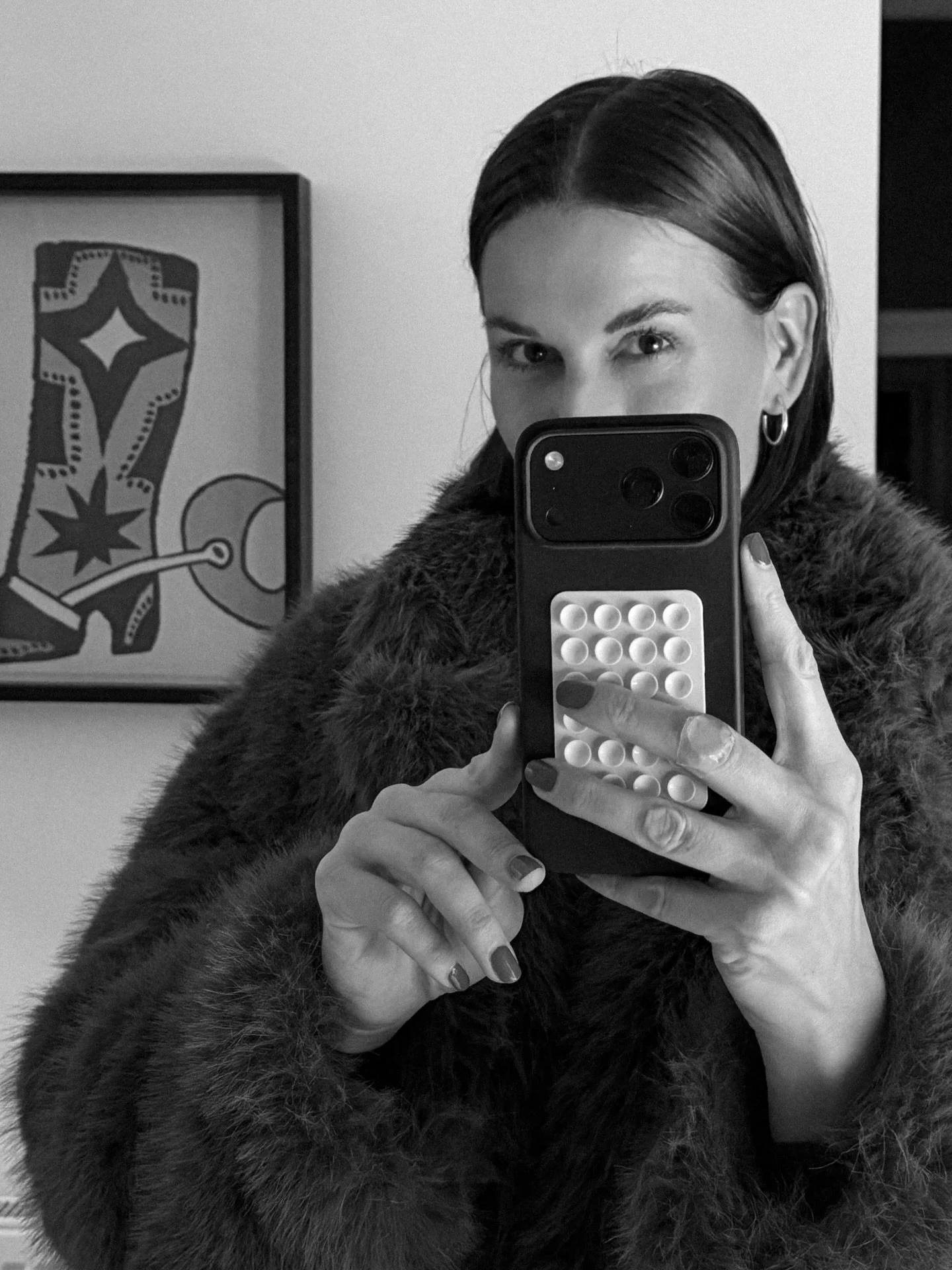 Letztes Wochenende hat mich die Weltlage v&ouml;llig &uuml;berrollt. Verzweiflung, Angst, Wut, Ekel, Ohnmacht &ndash; es war alles auf einmal da. Ich habe gemerkt, wie mich die Nachrichten komplett von mir selbst wegziehen. Ich war im Kopf nur noch b