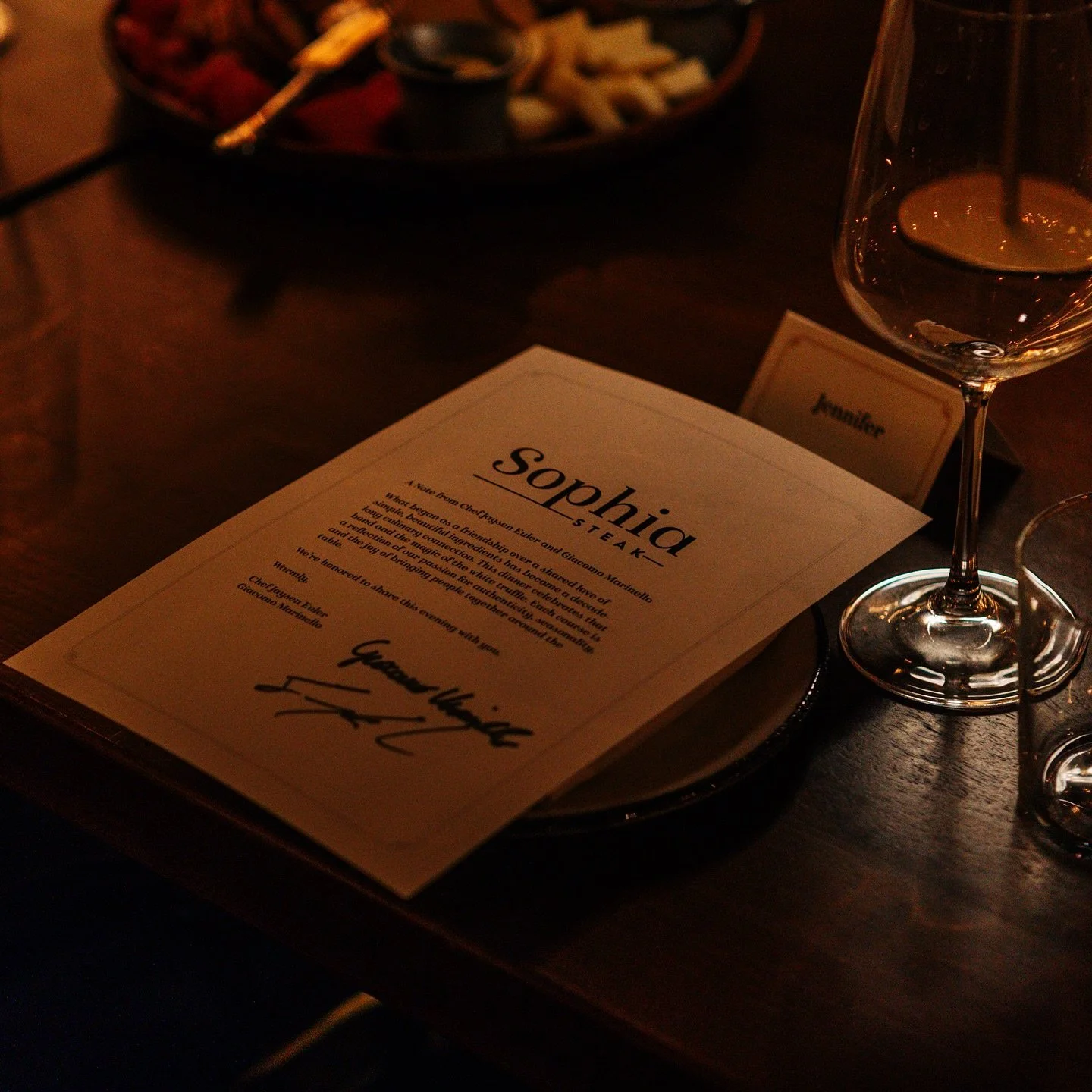 This week marked our first White Truffle Experience at Sophia Steak Chicago, a five-course dinner with curated wine pairings built around the unmistakable luxury of Alba white truffles. Revered for their earthy perfume, short harvest season, and incr