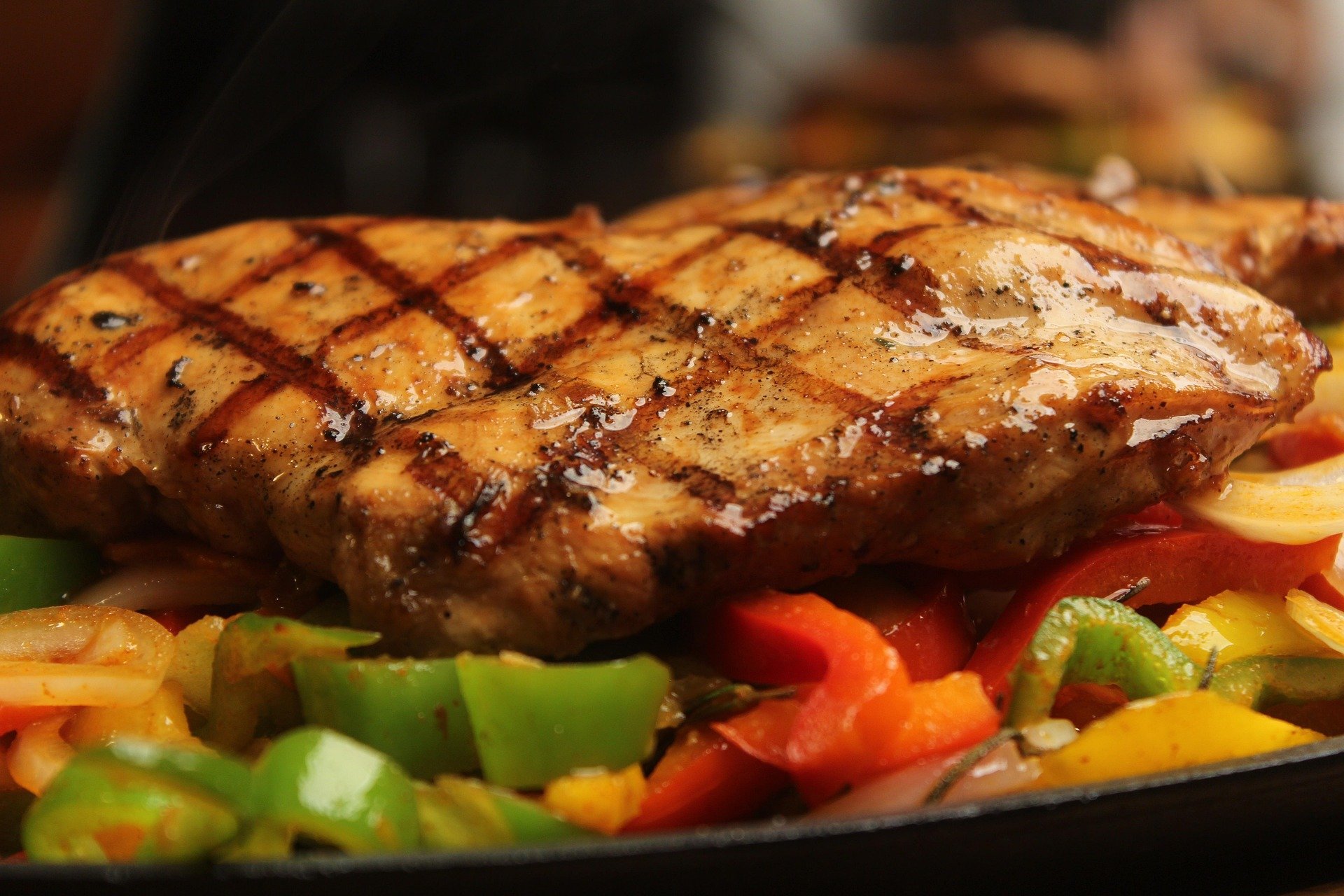 grilled-chicken-7344499_1920.jpg