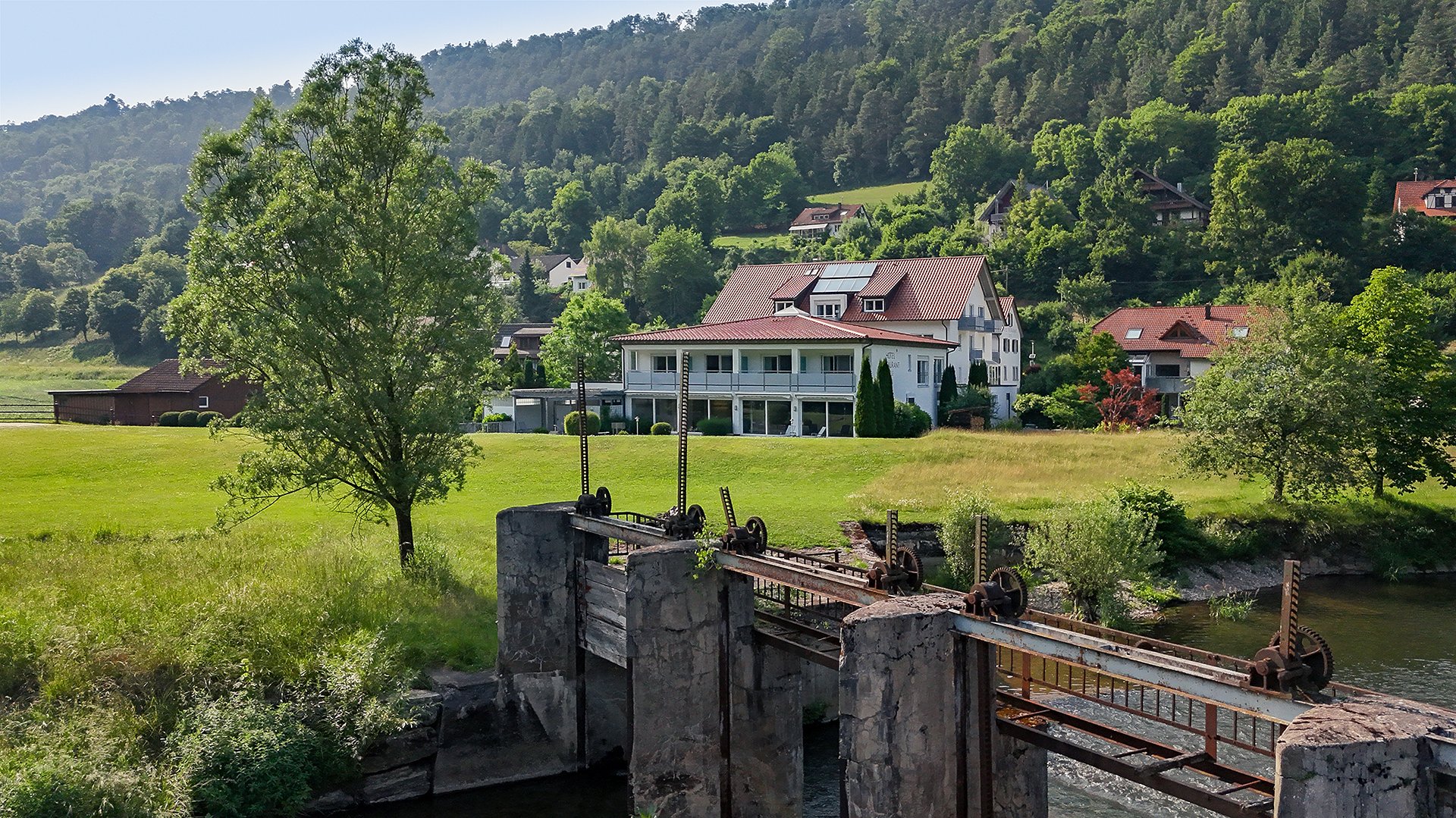 Züfle Luftaufnahme Spa-Wiese-Wehr 1-1920px.jpg