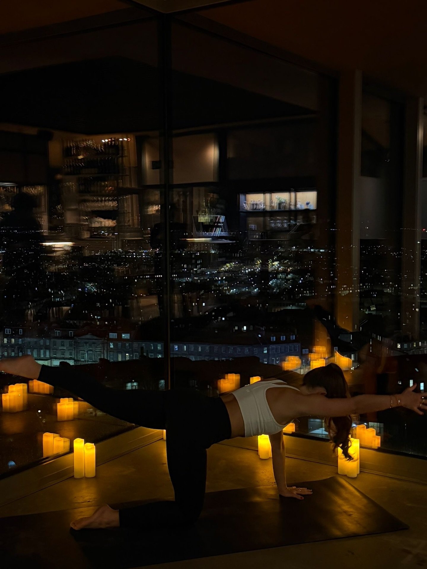 Another week in pics!

1. the candlelit Pilates sessions are in full swing 
2. Sunday mornings using my fave prop
3. celebrated @meettallie turning 1 🎂 
4. @exercere_ again with the best sets
5. what I have, Otis wants 
6. a surprise night off!
7. t