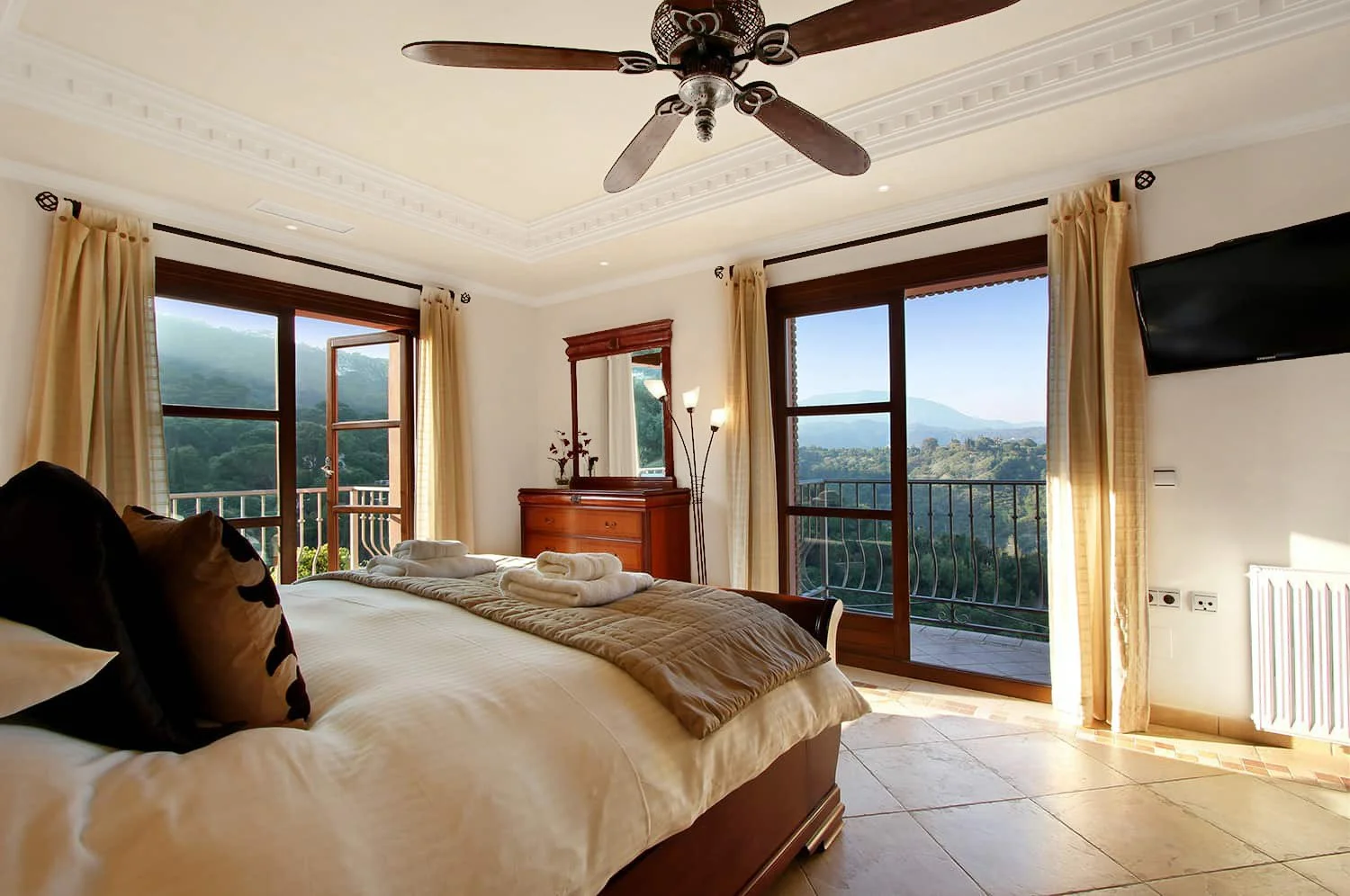 0020-CSB_Bedroom_1-pichi.jpg