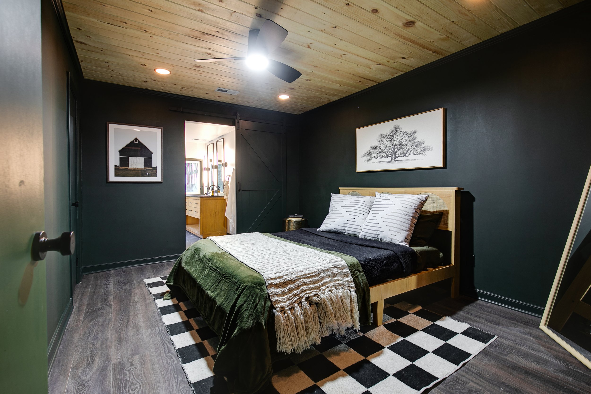 2562 Georges Rd (27 of 74).jpg