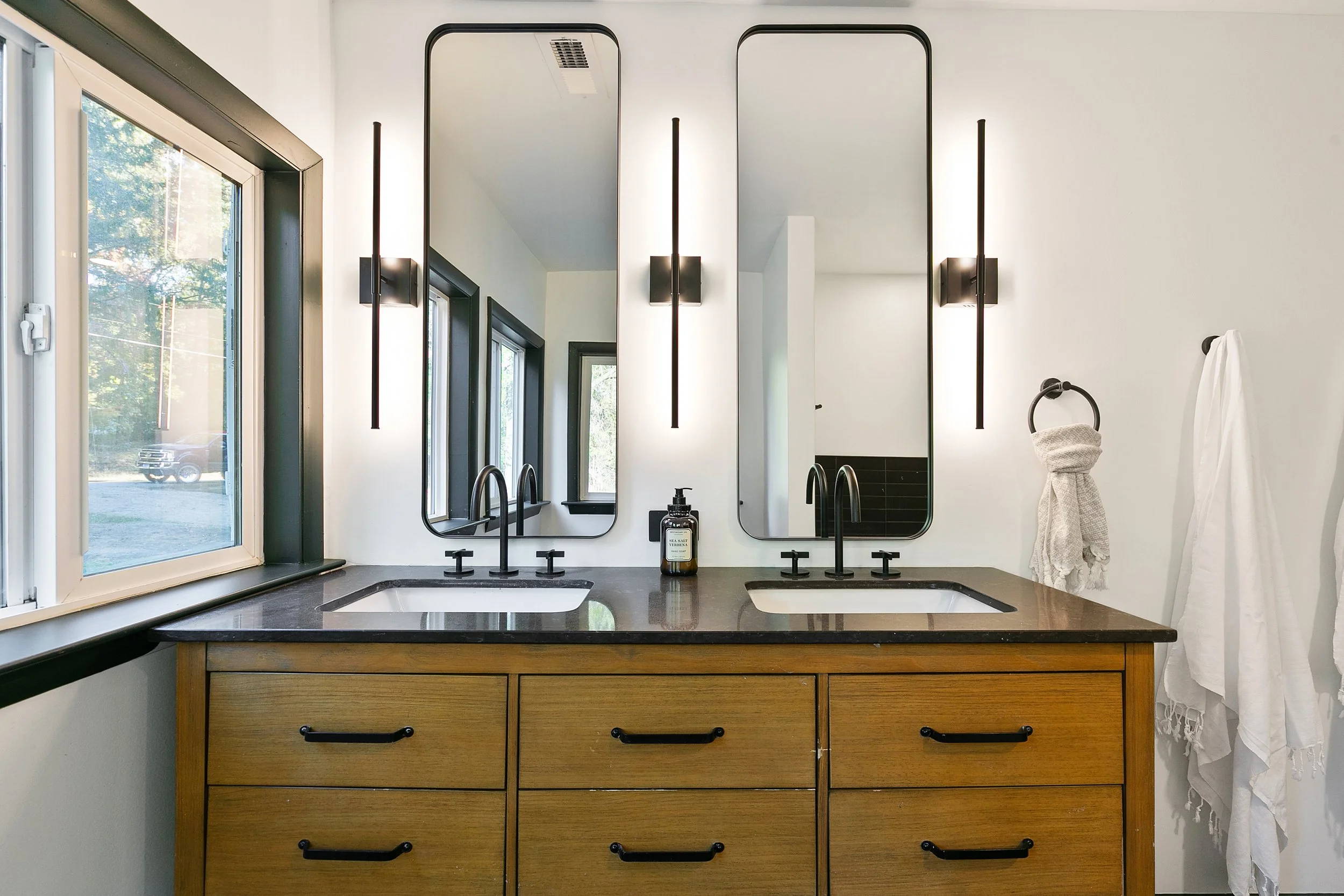 2562 Georges Rd (34 of 74).jpg
