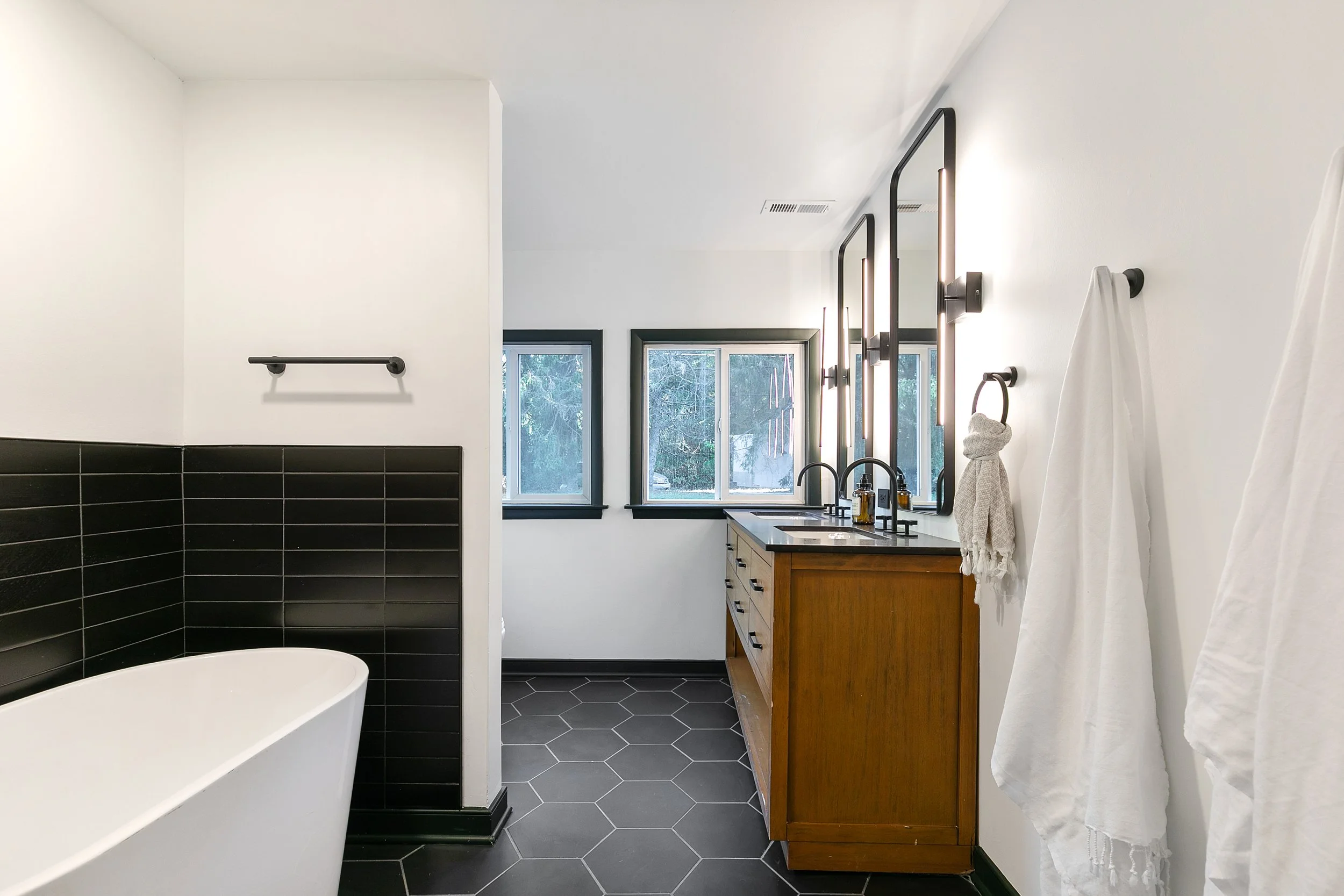 2562 Georges Rd (30 of 74).jpg