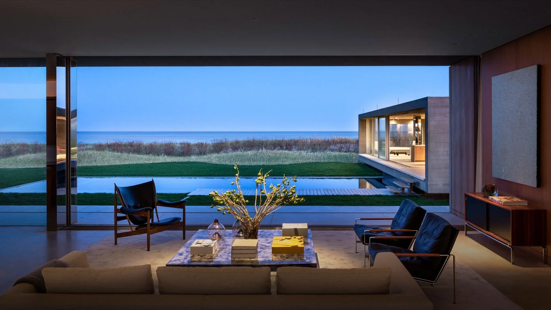 03_Hamptons_Contemporary_House_Taconic-Builders.webp