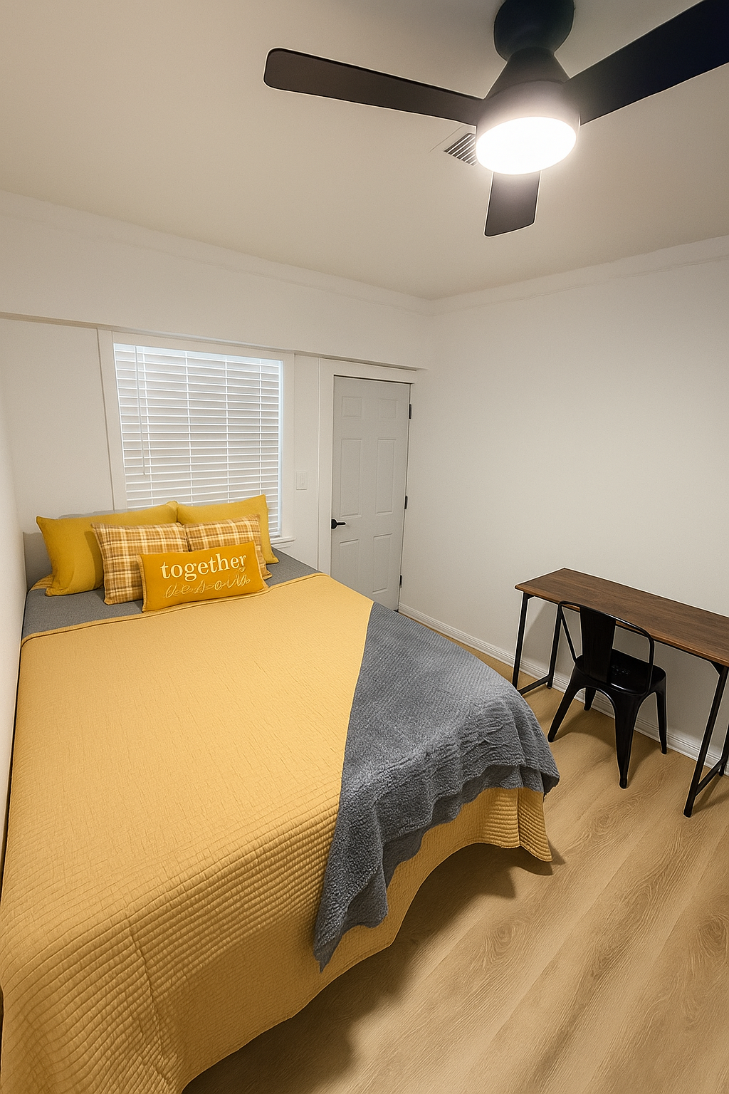 Alachua 05 - Small Queen Bedroom with a private entrance, dedicated desk and mini fridge