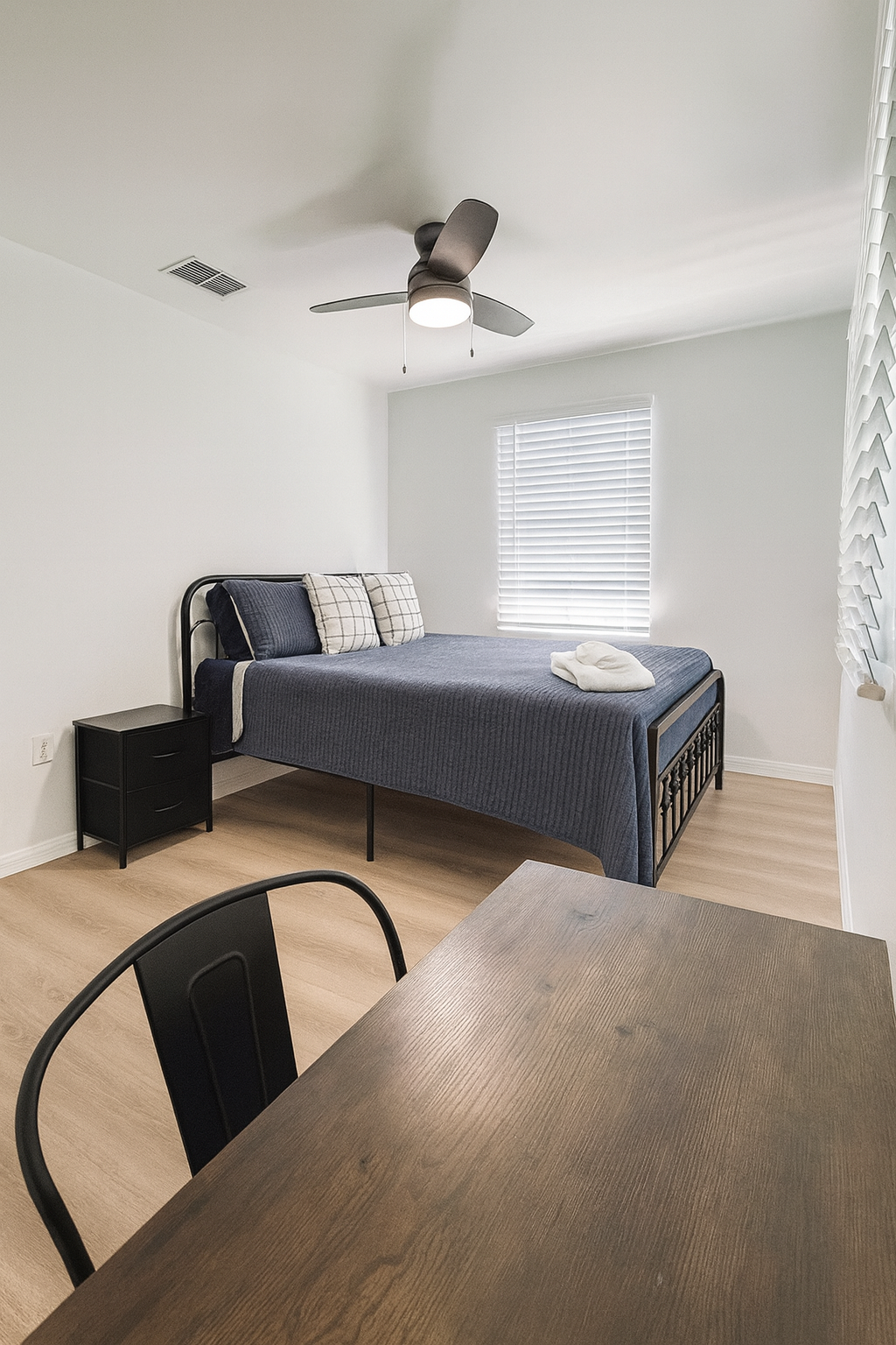 Alachua 06 - Large Queen Bedroom with dedicated desk and mini fridge