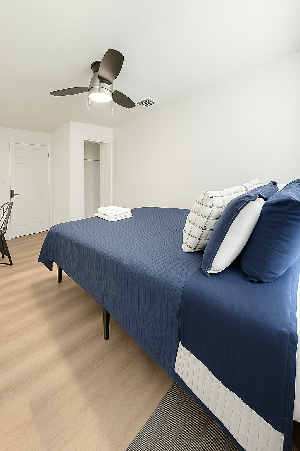 Alachua 06 - Large Queen Bedroom with dedicated desk and mini fridge