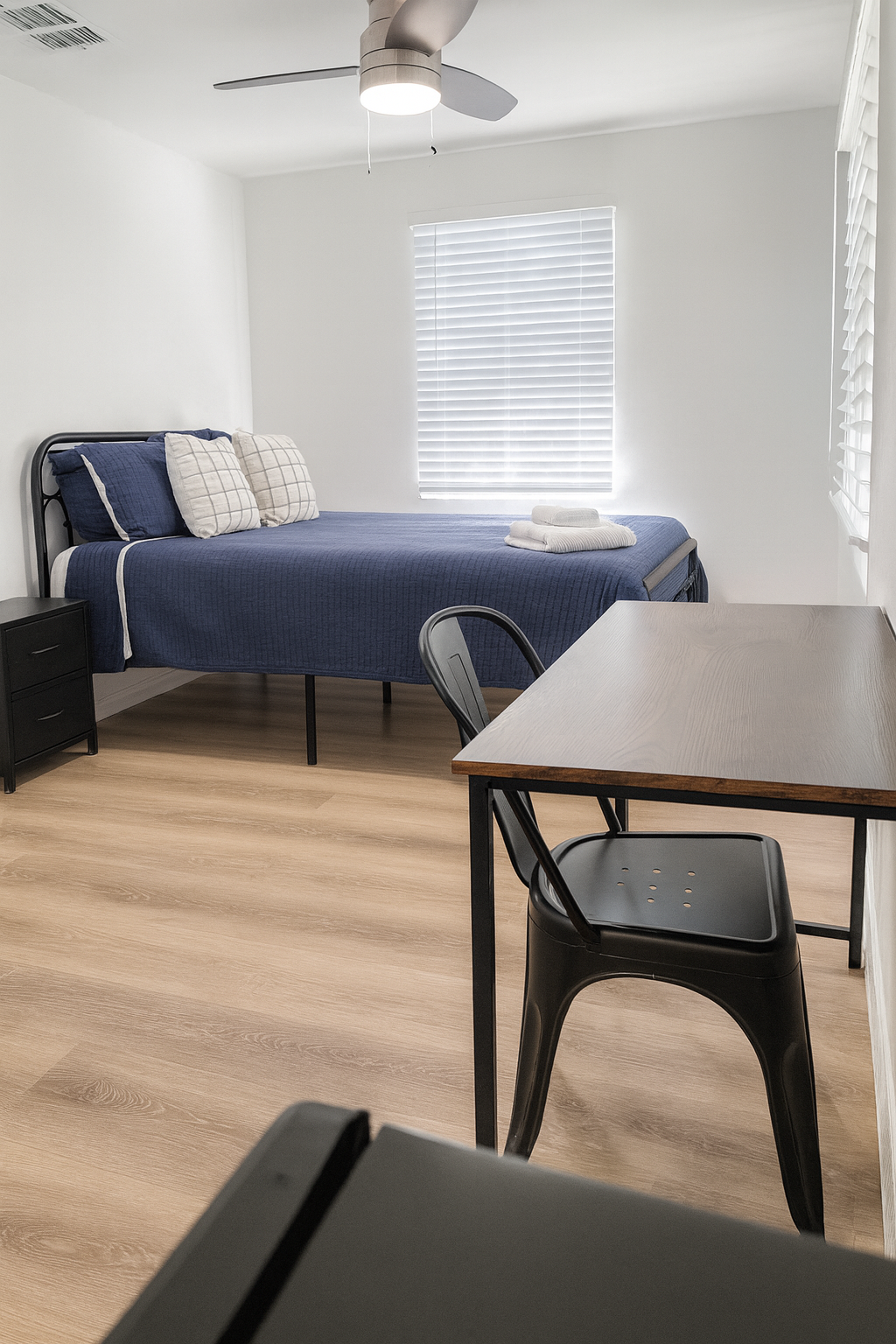 Alachua 06 - Large Queen Bedroom with dedicated desk and mini fridge