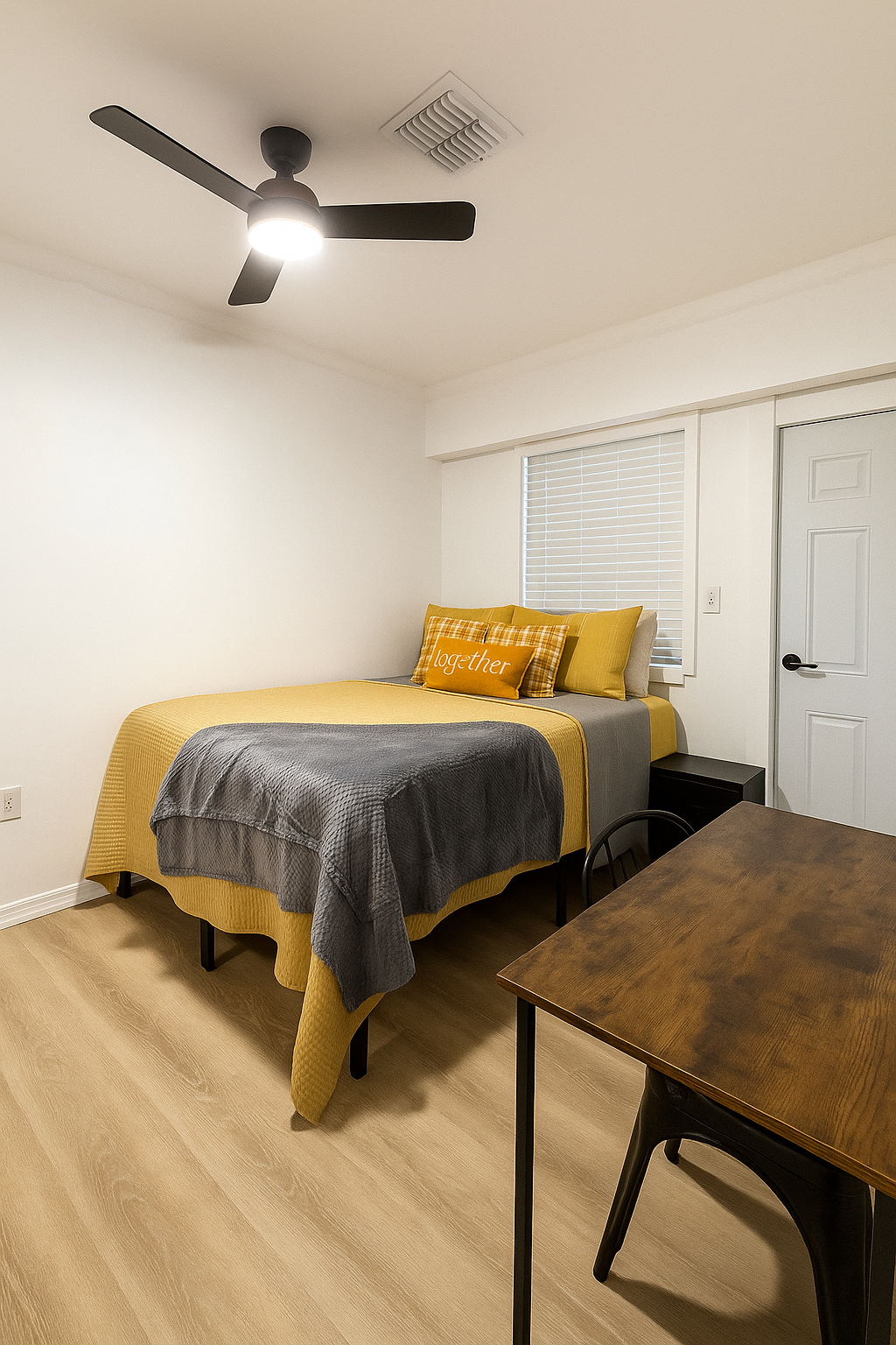 Alachua 05 - Small Queen Bedroom with a private entrance, dedicated desk and mini fridge