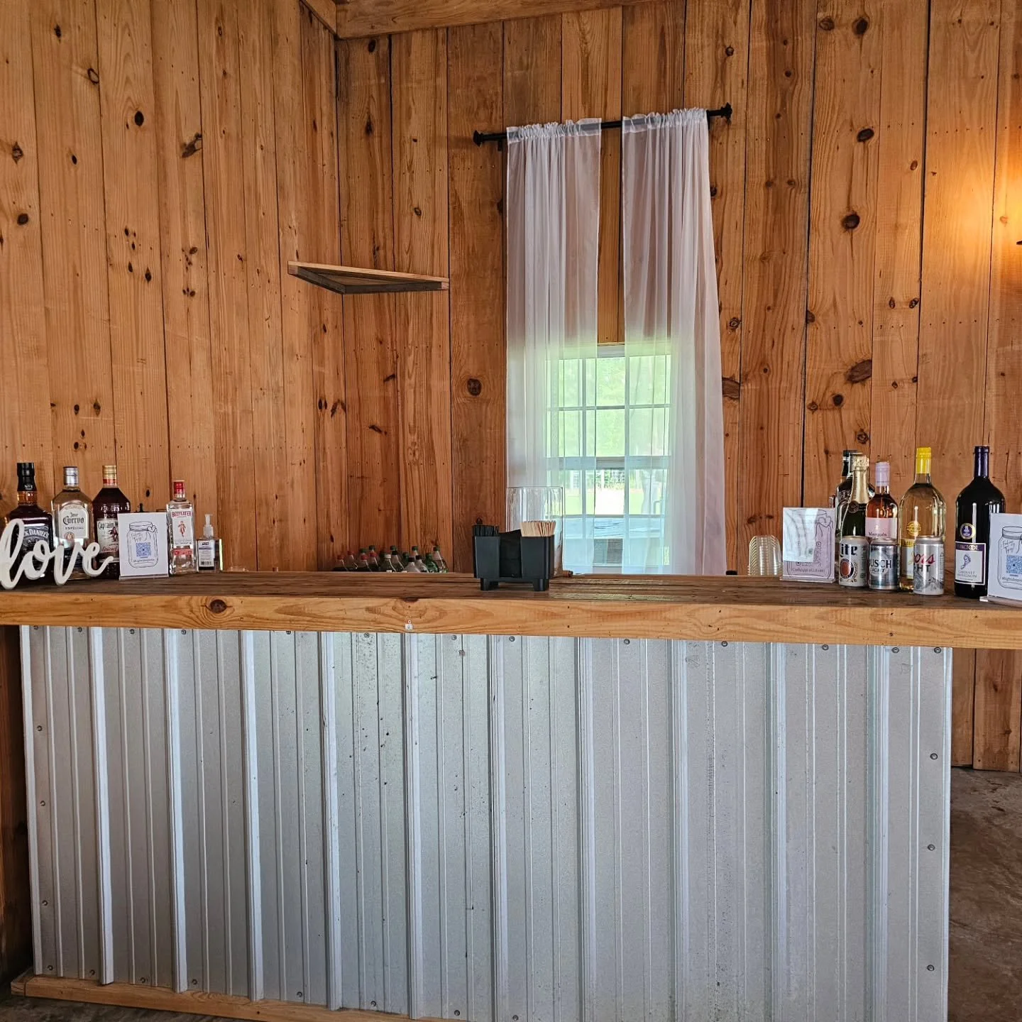 We celebrated a beautiful couple with their friends and family @thebarnatreevesfarm last weekend 😍