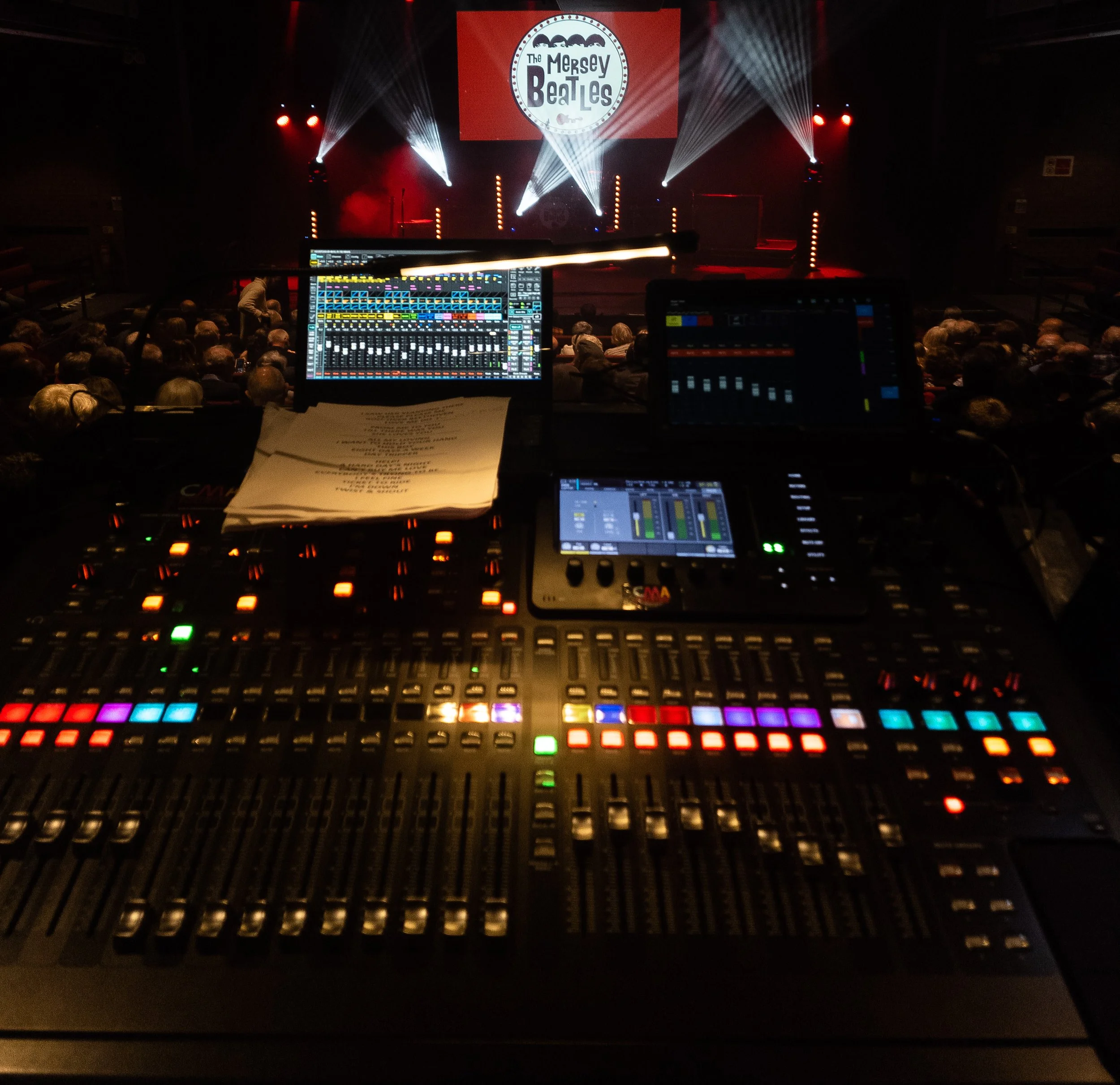 Live sound mixing desk