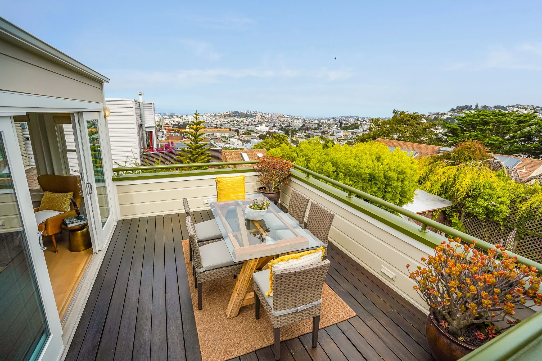 3737 16th Street - Upper Deck