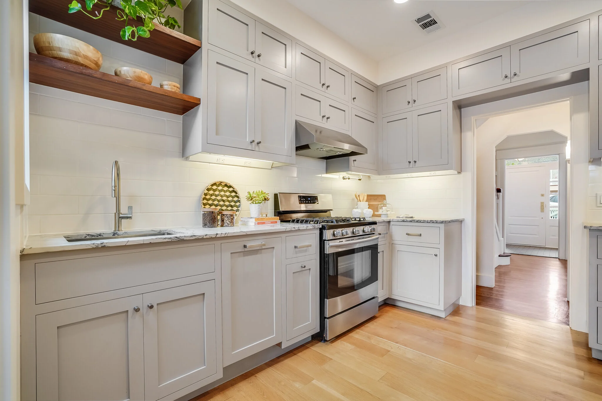 4032 Irving Street - Kitchen