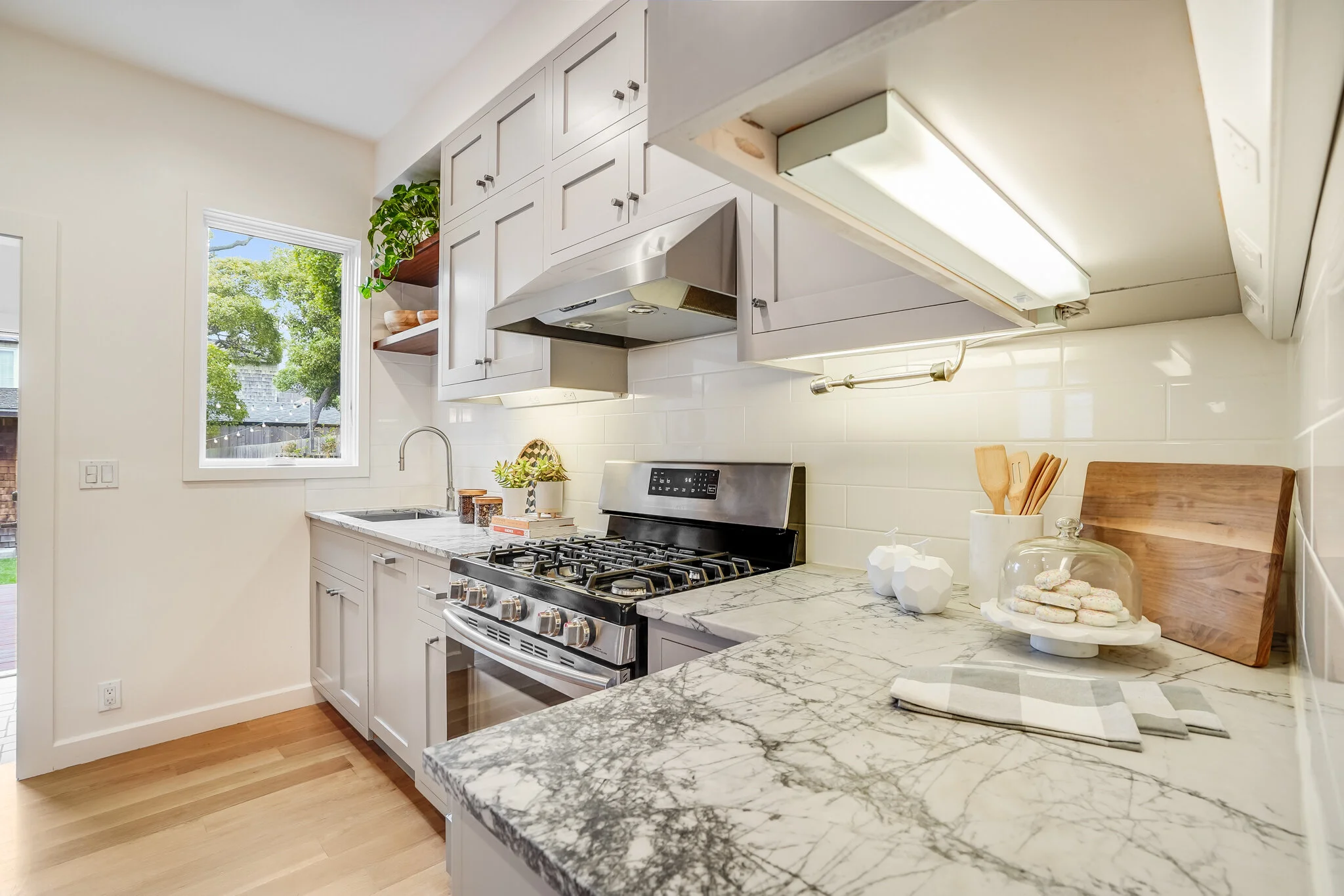 4032 Irving Street - Kitchen