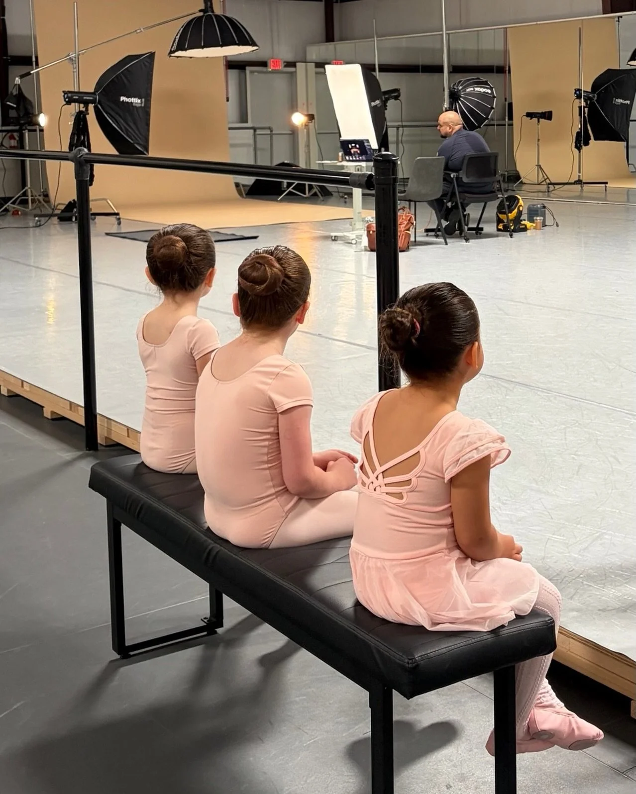 A few of our tiny dancers patiently waiting for their turn in front of the camera. Thank you @fluidframes_tx for your encouragement during the TWBA photo shoot! Everyone had fun! 🤍🩰
