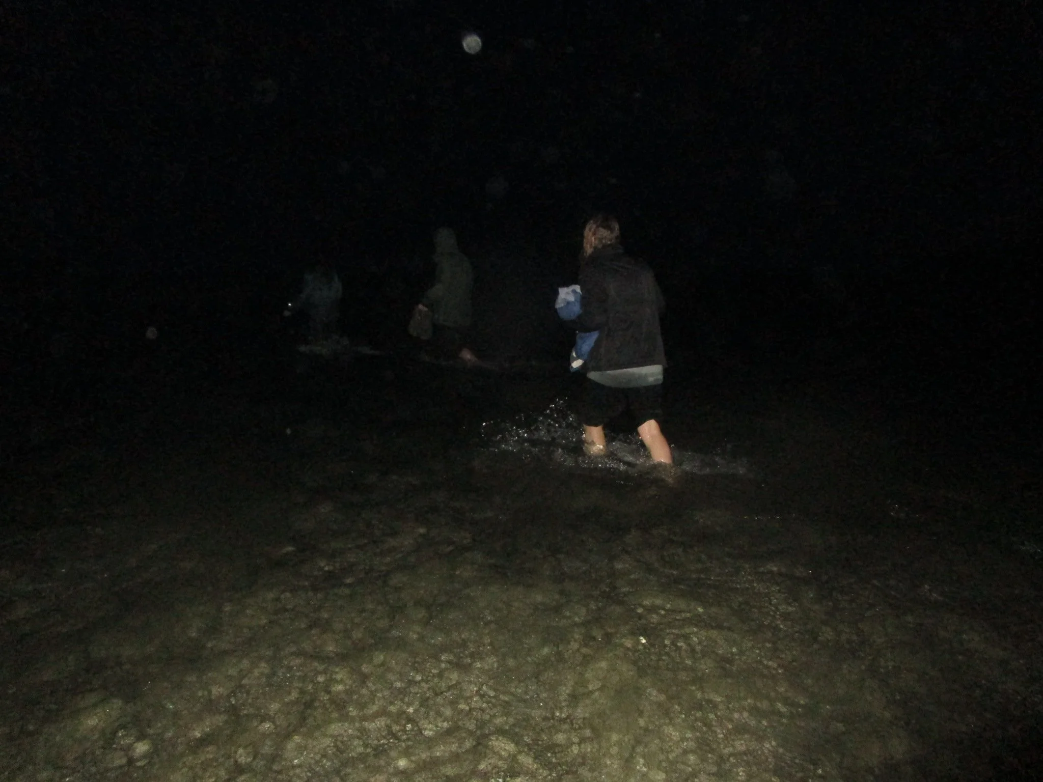 3 travvellers get struck.JPG