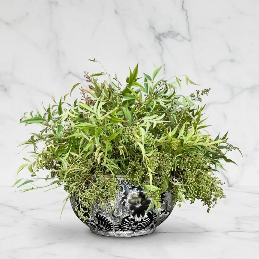 At EmBloom, we 💚 green

.

.

.

#floral #floraldesign #tablescape #centerpiece #floralcenterpiece #floraldesigners #florists #floristsofinstagram #floristsofchicago #eventfloraldesign #florist #holidayflorals #holidaytablescape #interiordesign